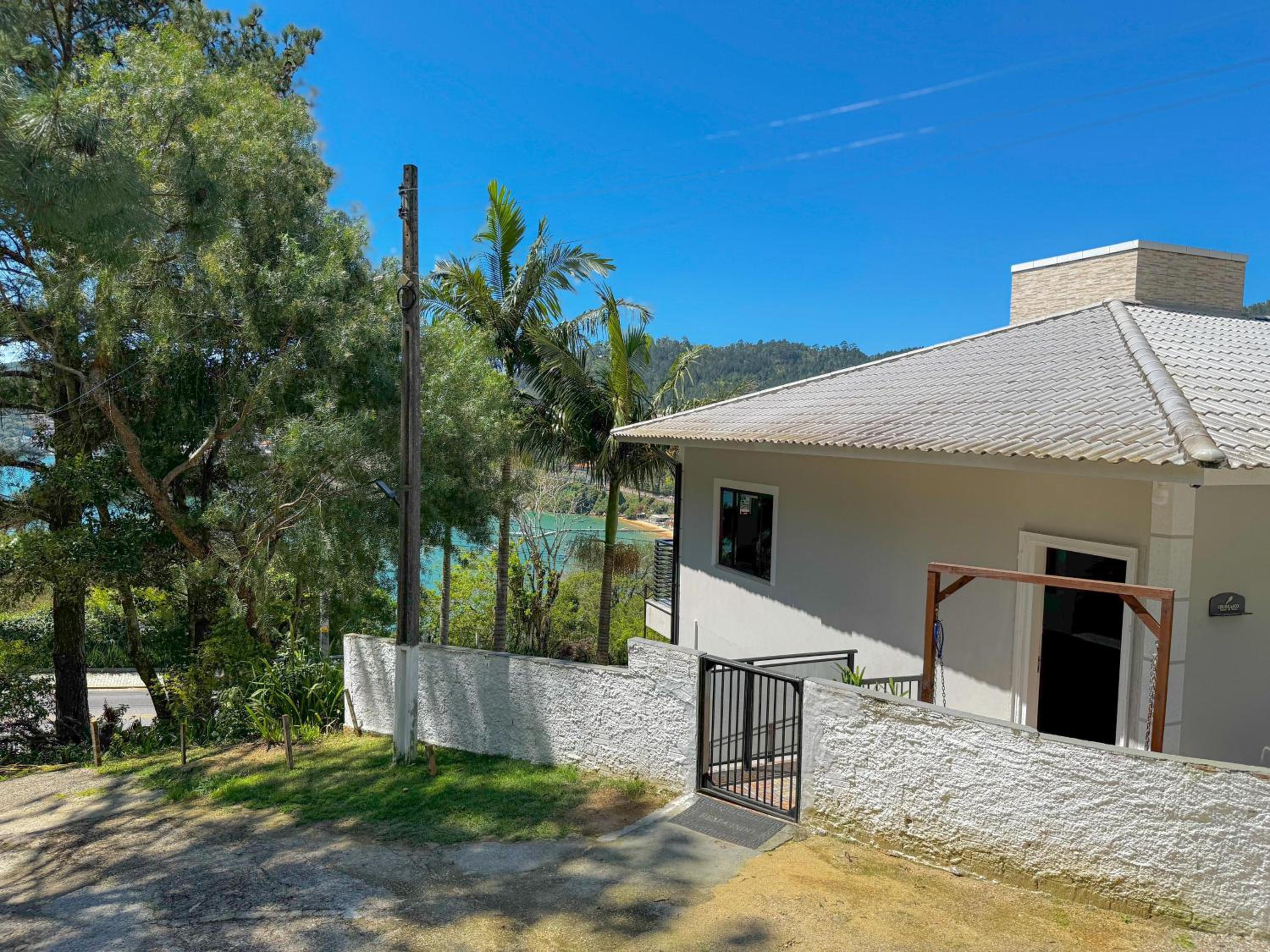 Casa com vista para o mar em Governador Celso Ramos