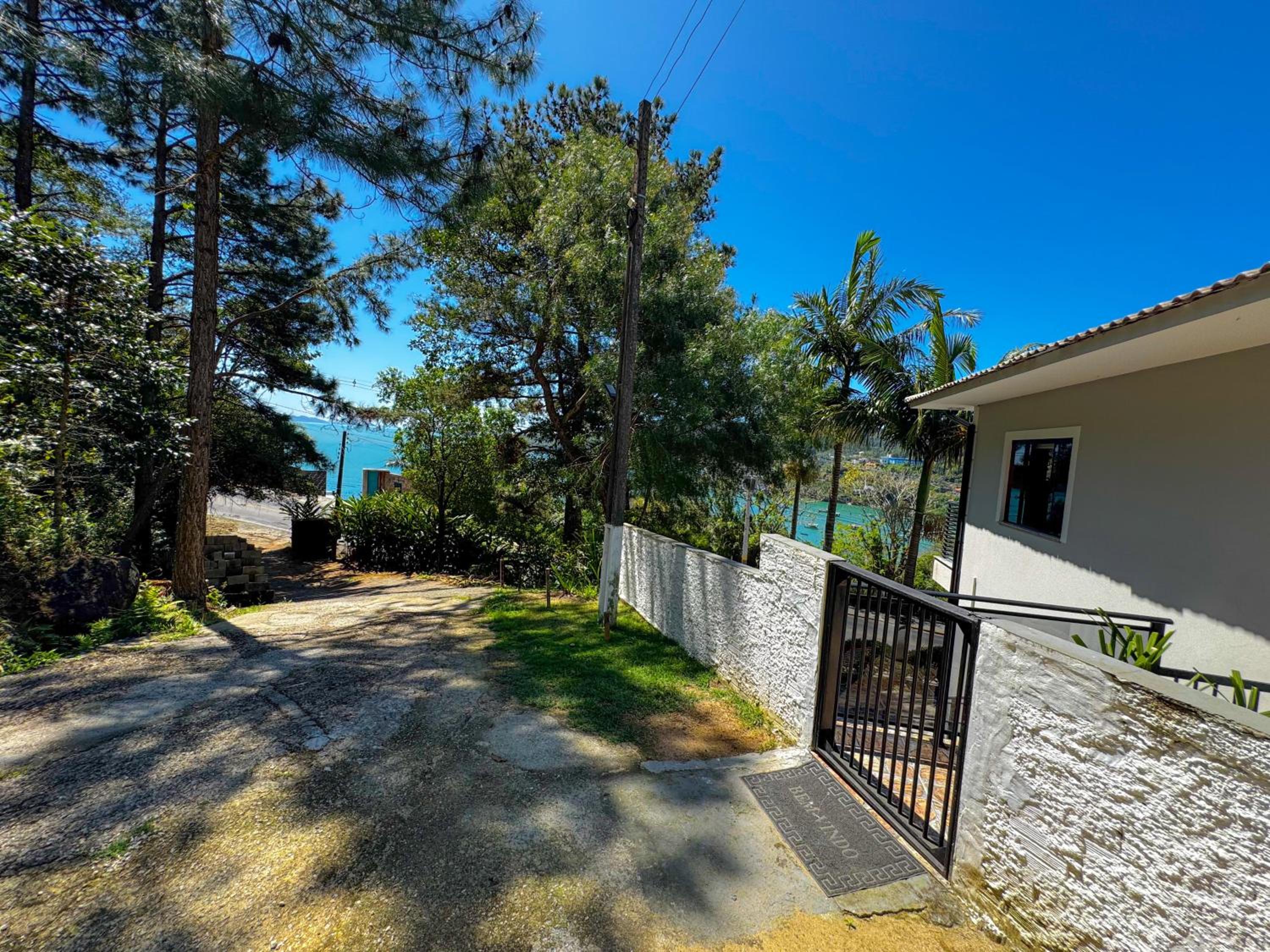Casa com vista para o mar em Governador Celso Ramos