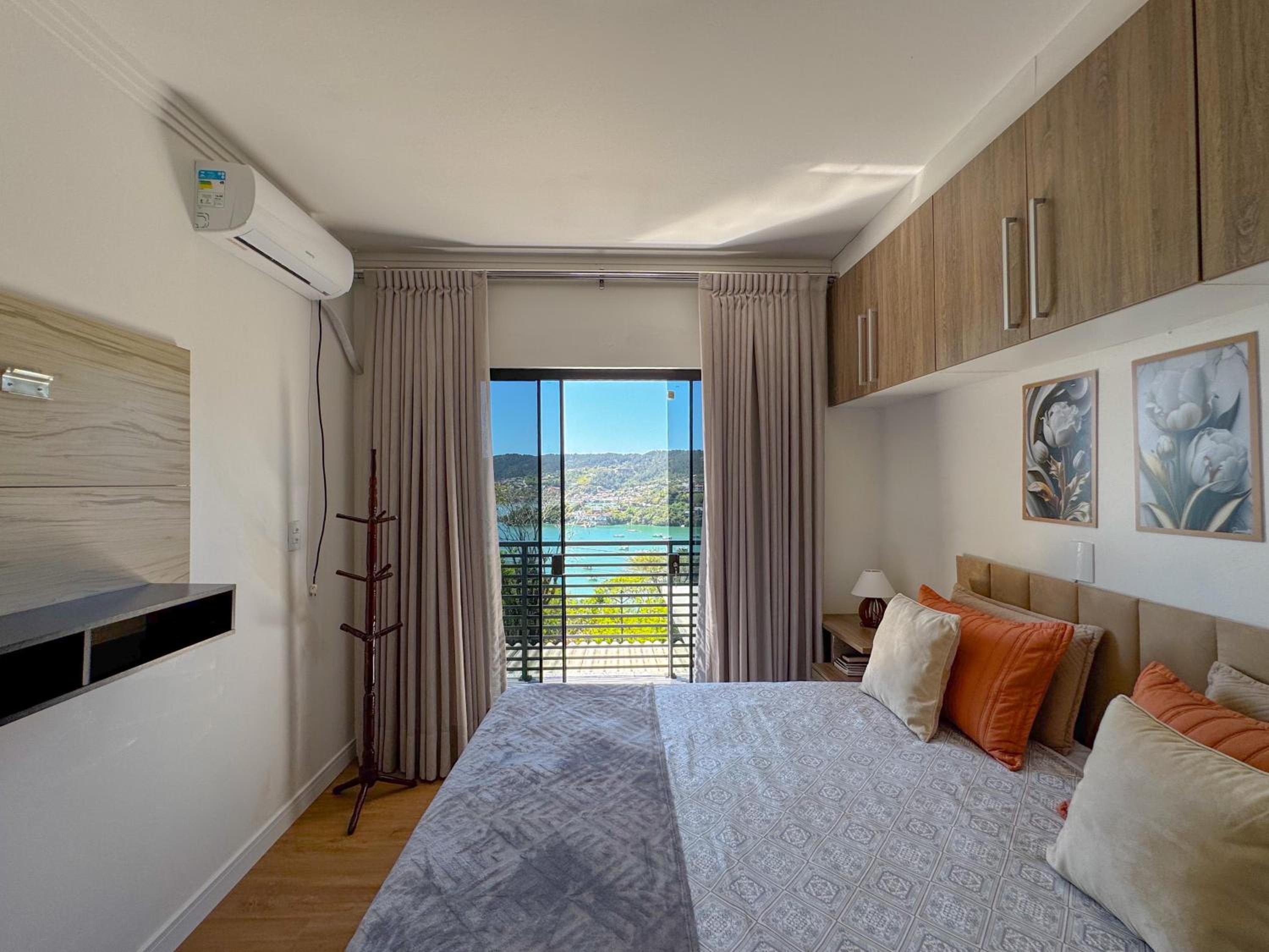 Casa com vista para o mar em Governador Celso Ramos
