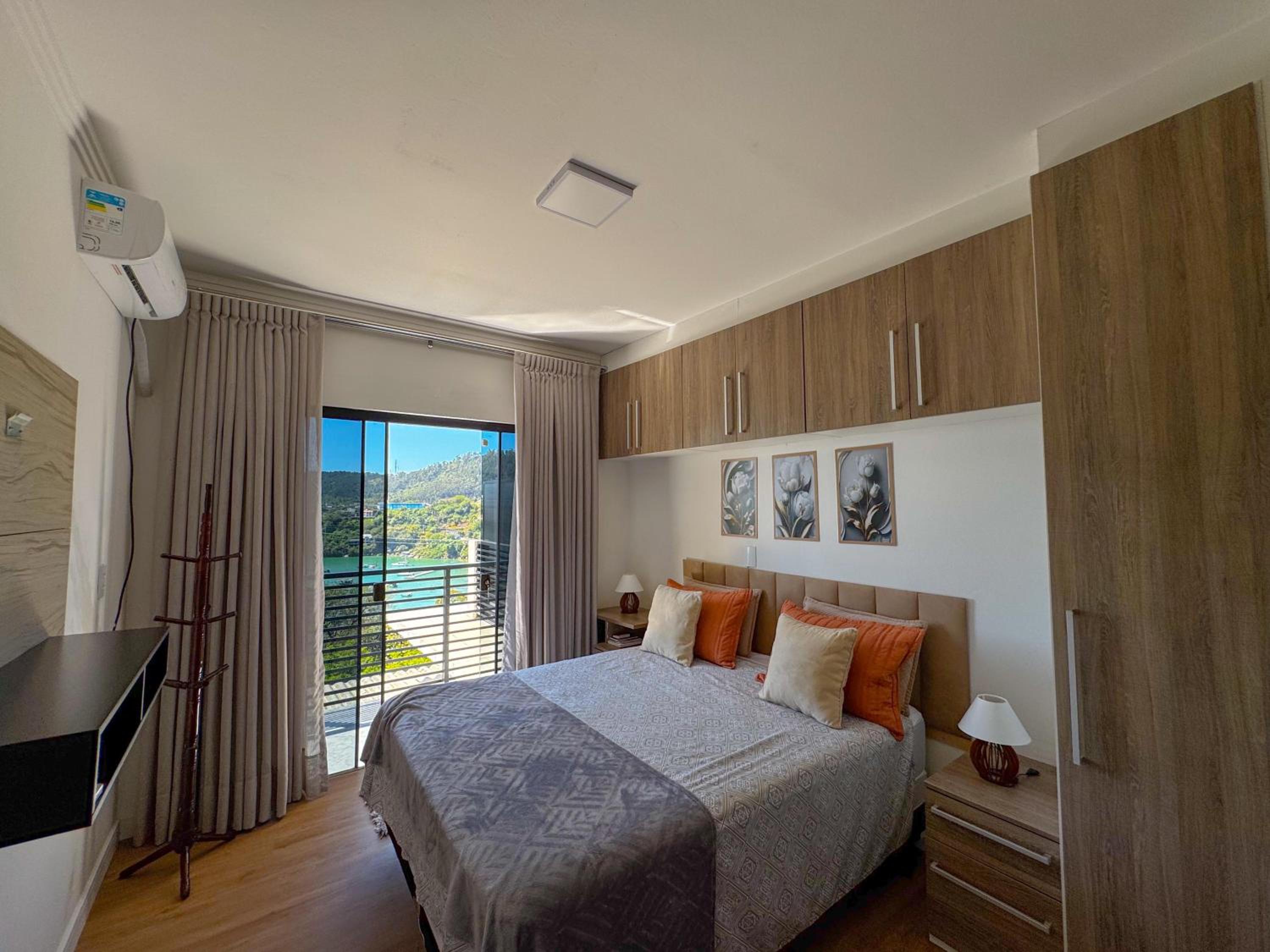 Casa com vista para o mar em Governador Celso Ramos