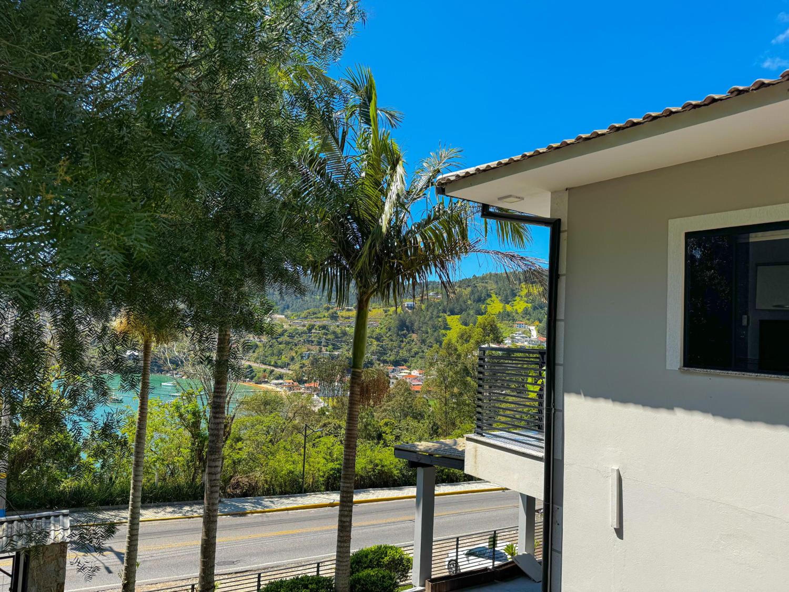 Casa com vista para o mar em Governador Celso Ramos