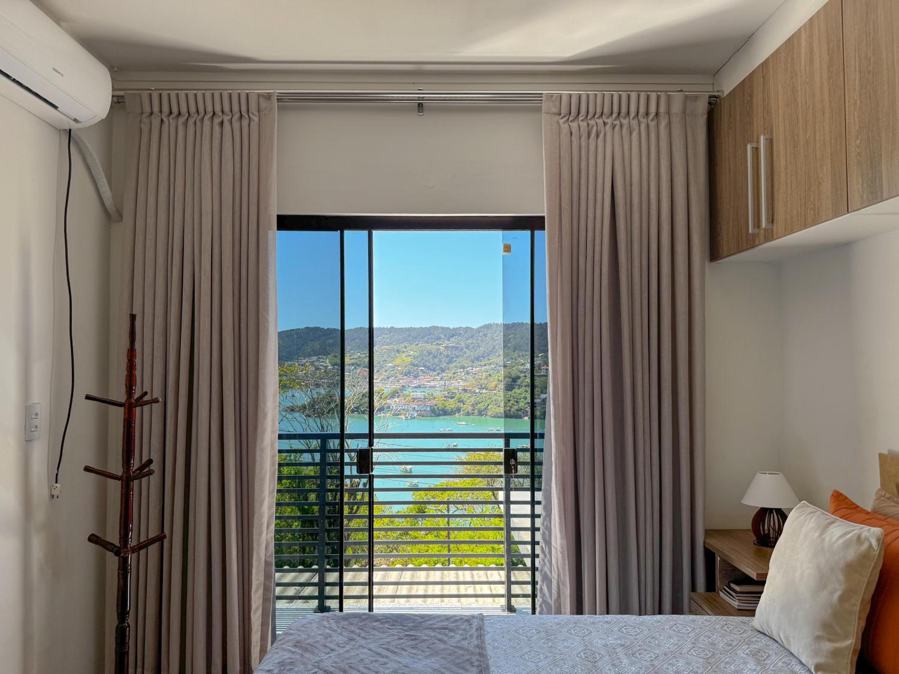 Casa com vista para o mar em Governador Celso Ramos