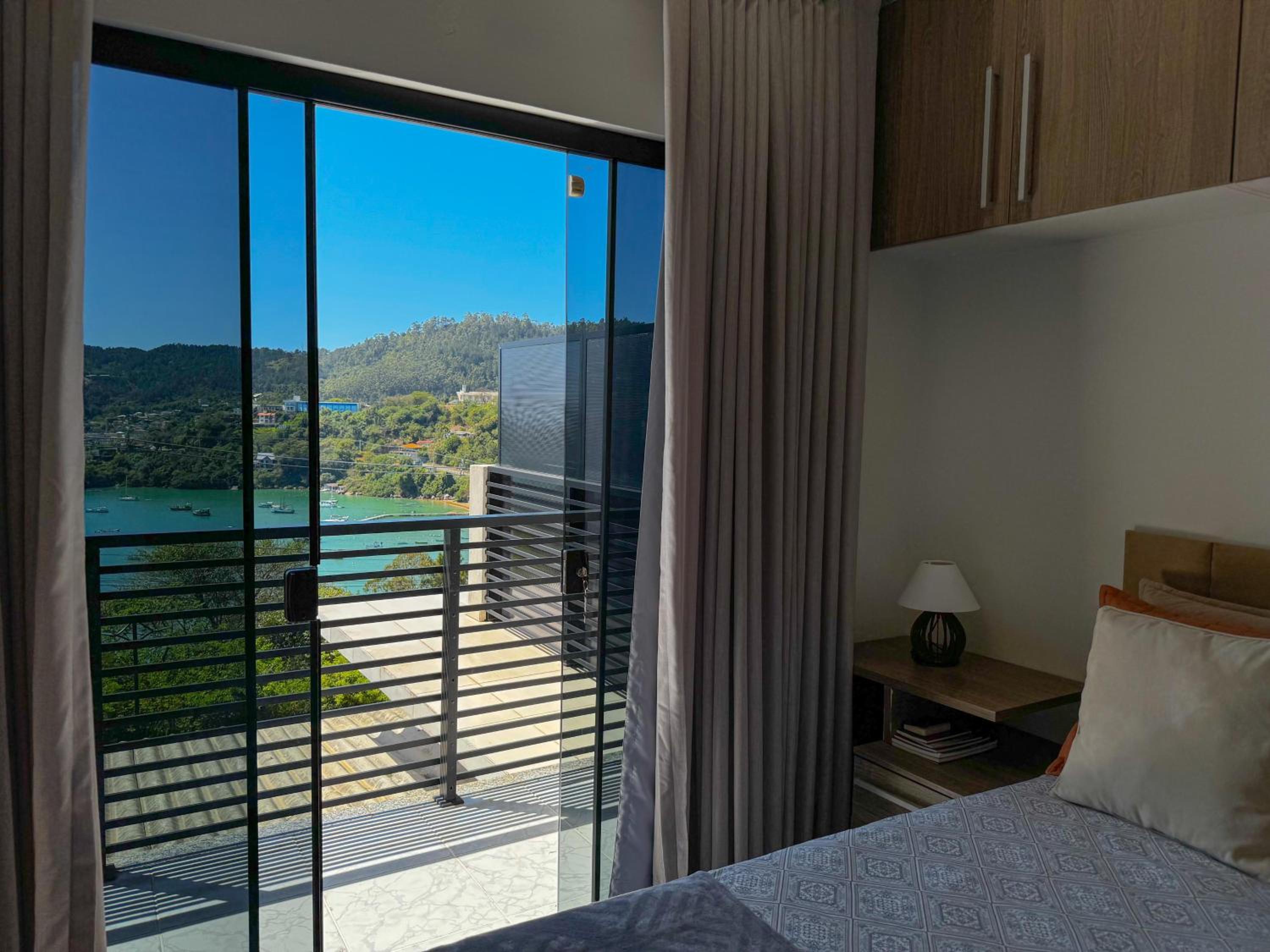 Casa com vista para o mar em Governador Celso Ramos