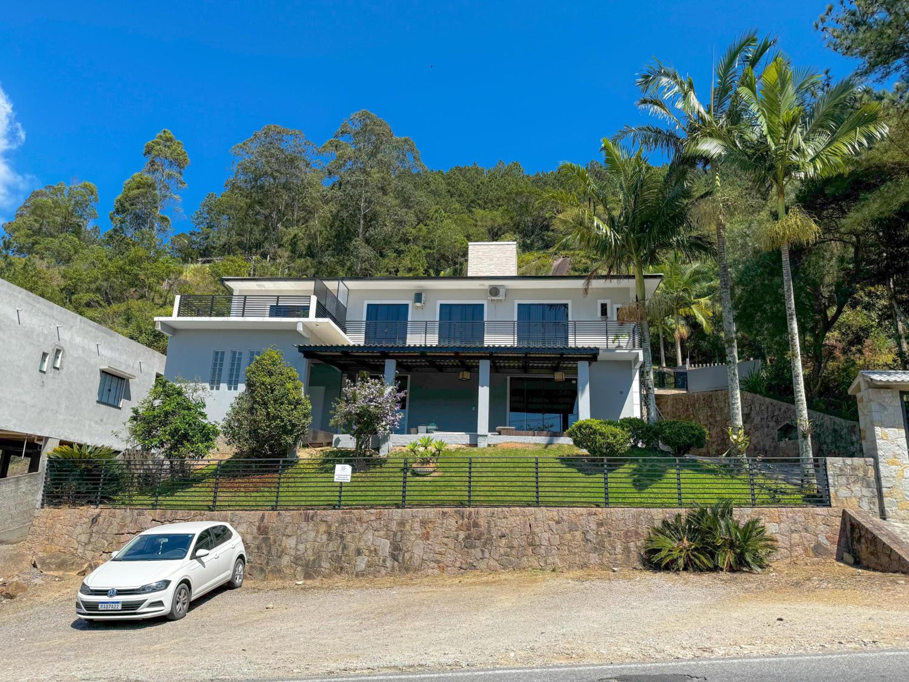 Casa com vista para o mar em Governador Celso Ramos