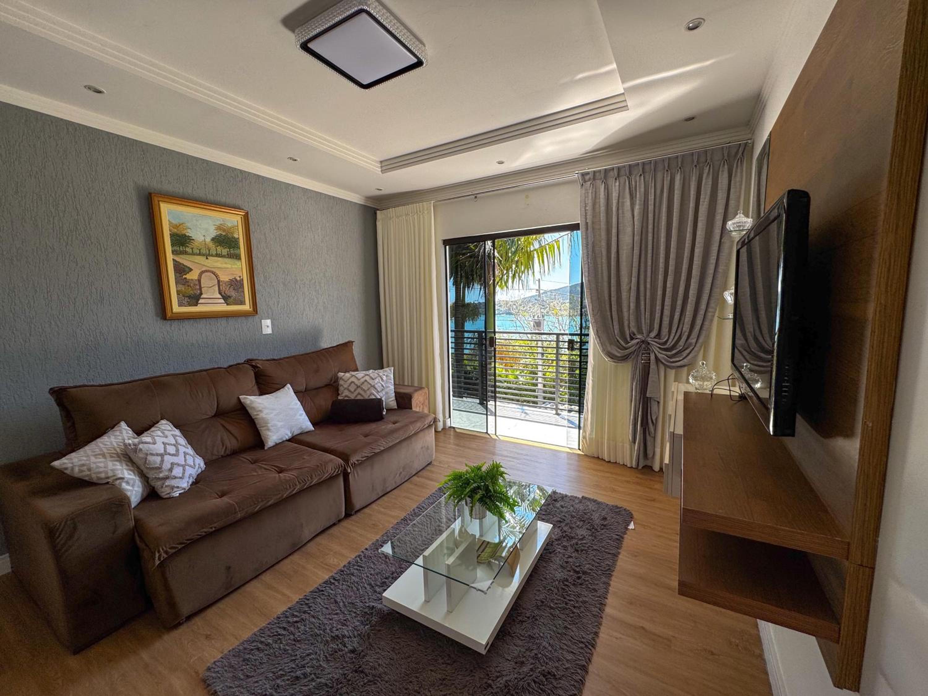 Casa com vista para o mar em Governador Celso Ramos