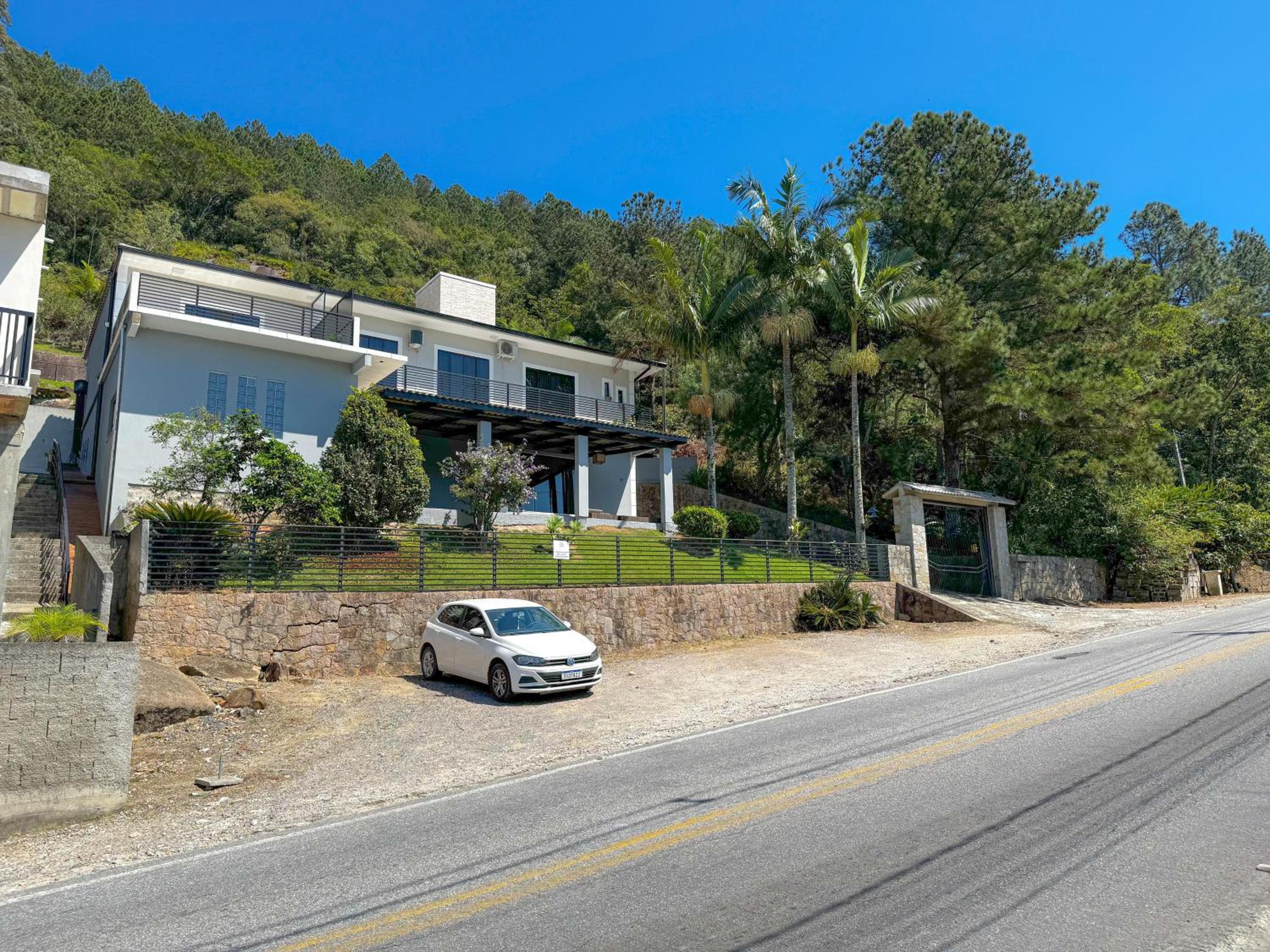 Casa com vista para o mar em Governador Celso Ramos