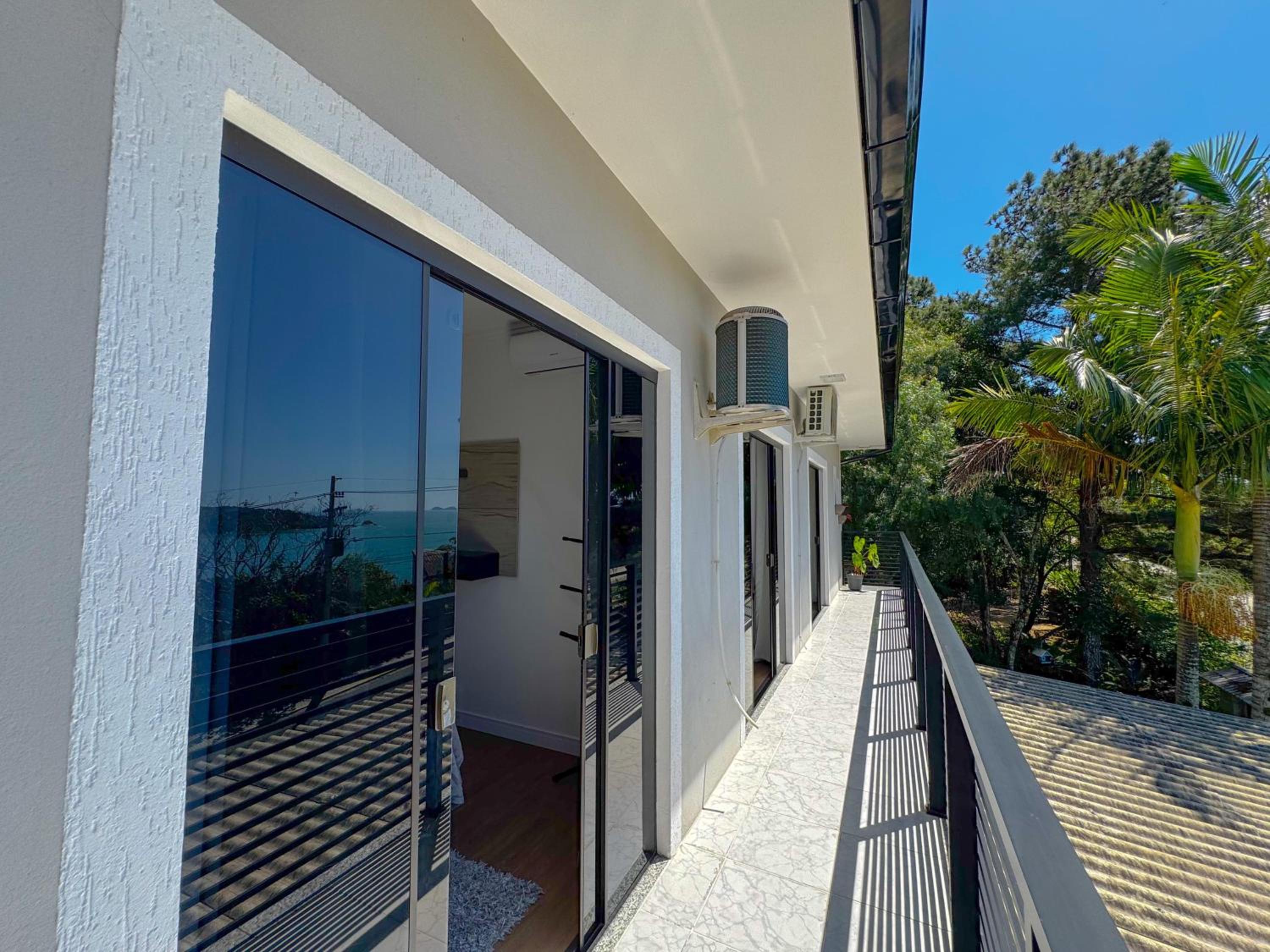 Casa com vista para o mar em Governador Celso Ramos