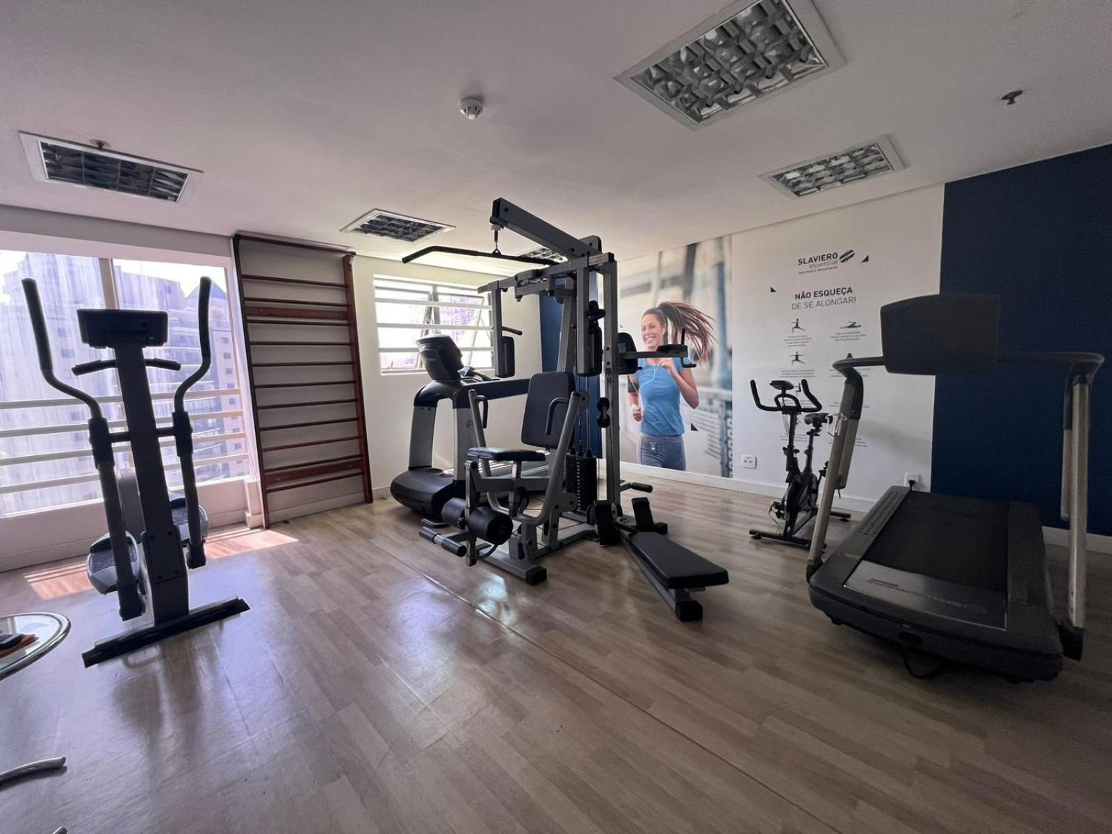Flat Itaim Bibi reformado c ar condicionado UH2702