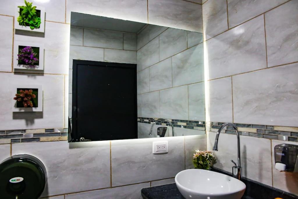 Apartamento Emperatriz De Lujo Cercano al Aeropuerto