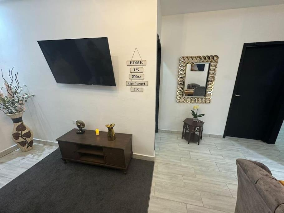 Apartamento Emperatriz De Lujo Cercano al Aeropuerto