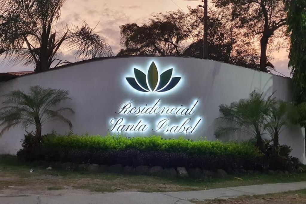 Apartamento Emperatriz De Lujo Cercano al Aeropuerto