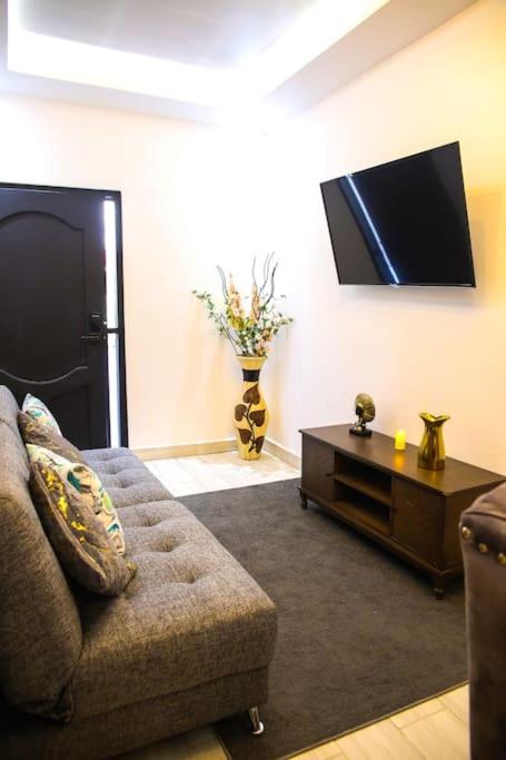 Apartamento Emperatriz De Lujo Cercano al Aeropuerto