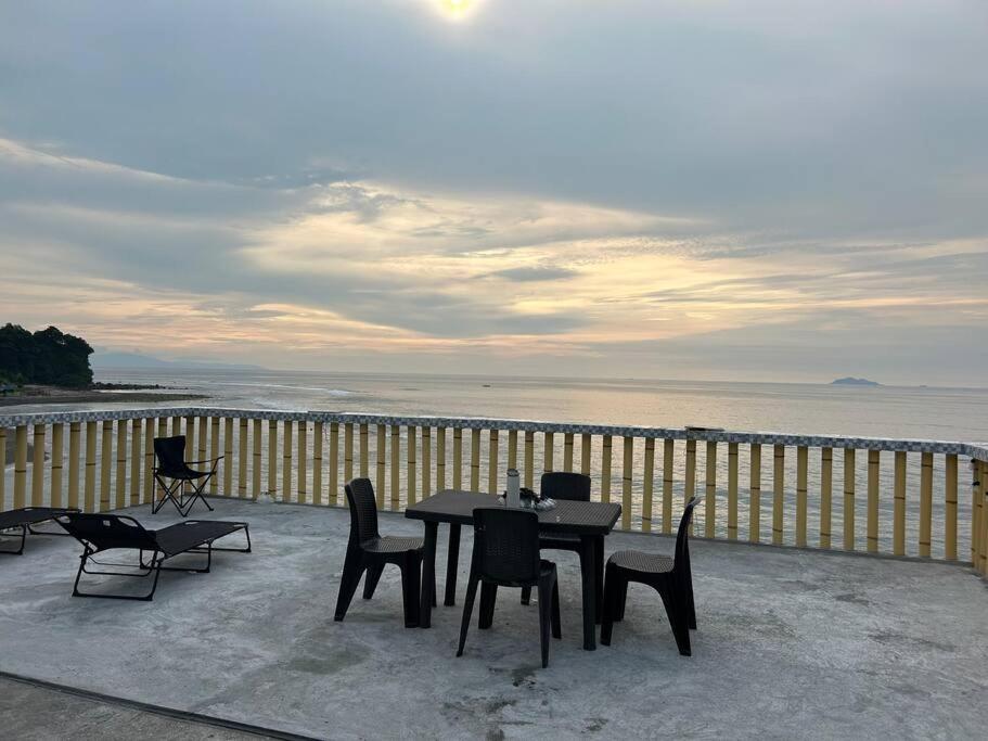 Caleboat Beach Resort