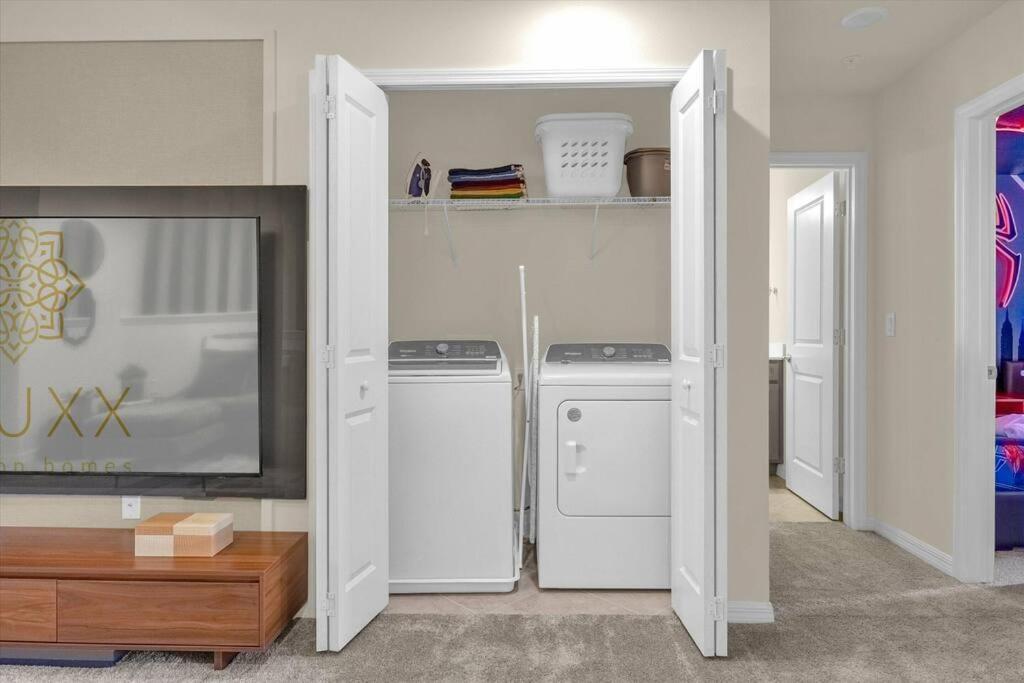 DLuxx Brand NEW House just 9Miles From Disney 1224