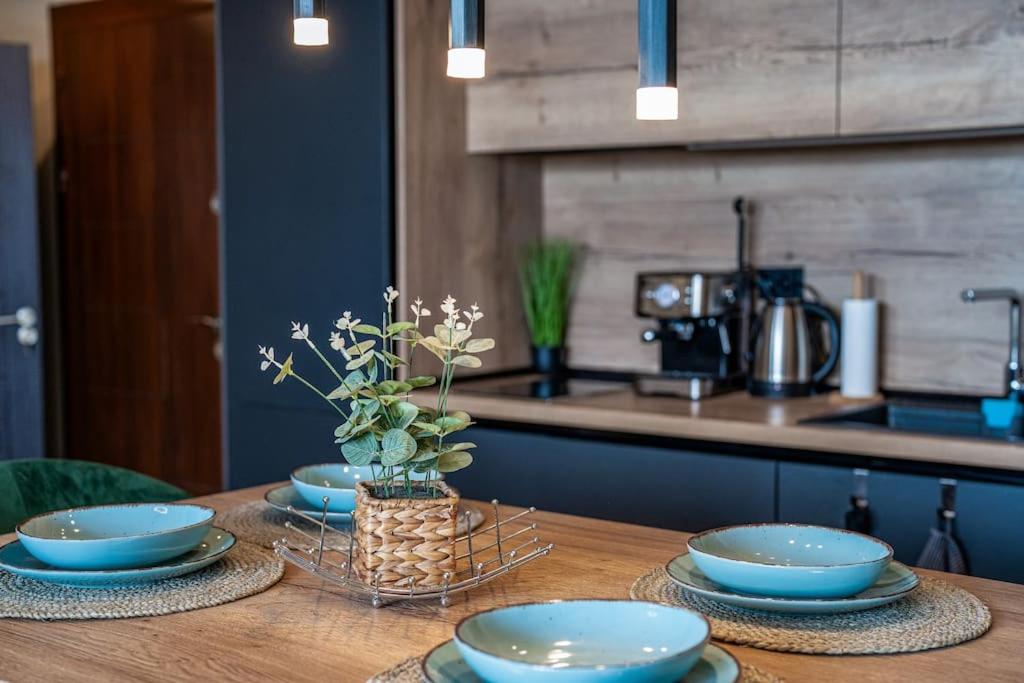 Getaway 2 Bedroom Dream Apartment - free parking