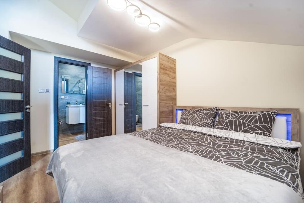 Getaway 2 Bedroom Dream Apartment - free parking
