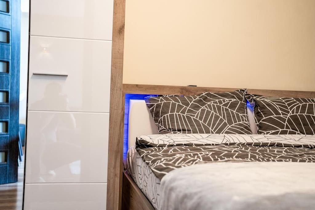 Getaway 2 Bedroom Dream Apartment - free parking