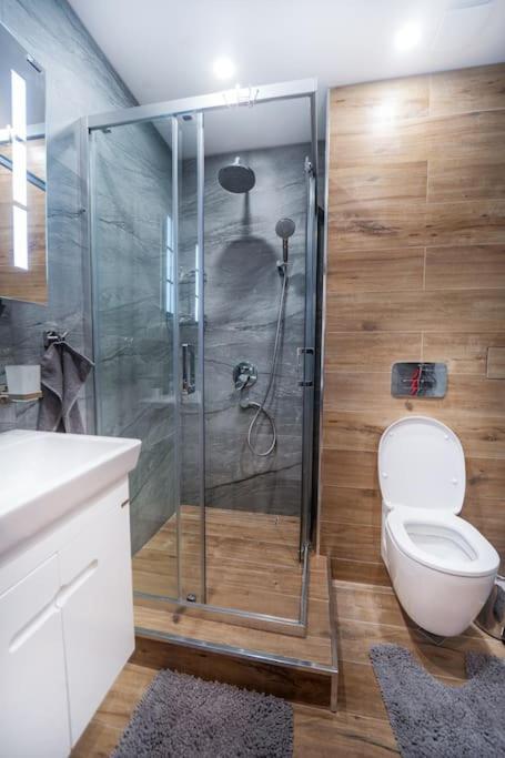 Getaway 2 Bedroom Dream Apartment - free parking