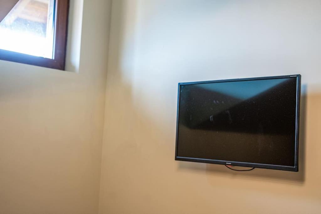 Getaway 2 Bedroom Dream Apartment - free parking