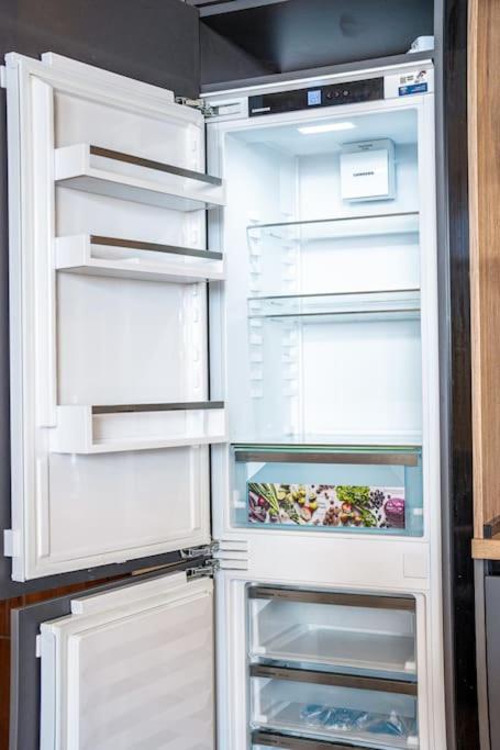 Getaway 2 Bedroom Dream Apartment - free parking