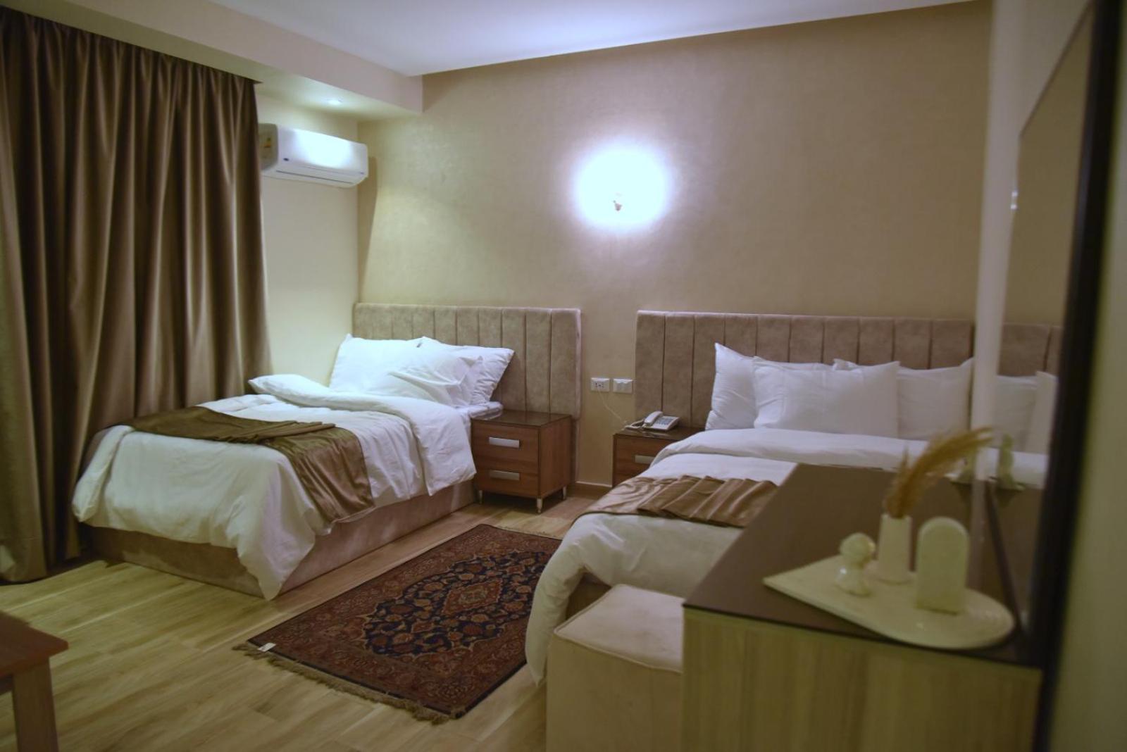 Pyramids Wonders Hotel
