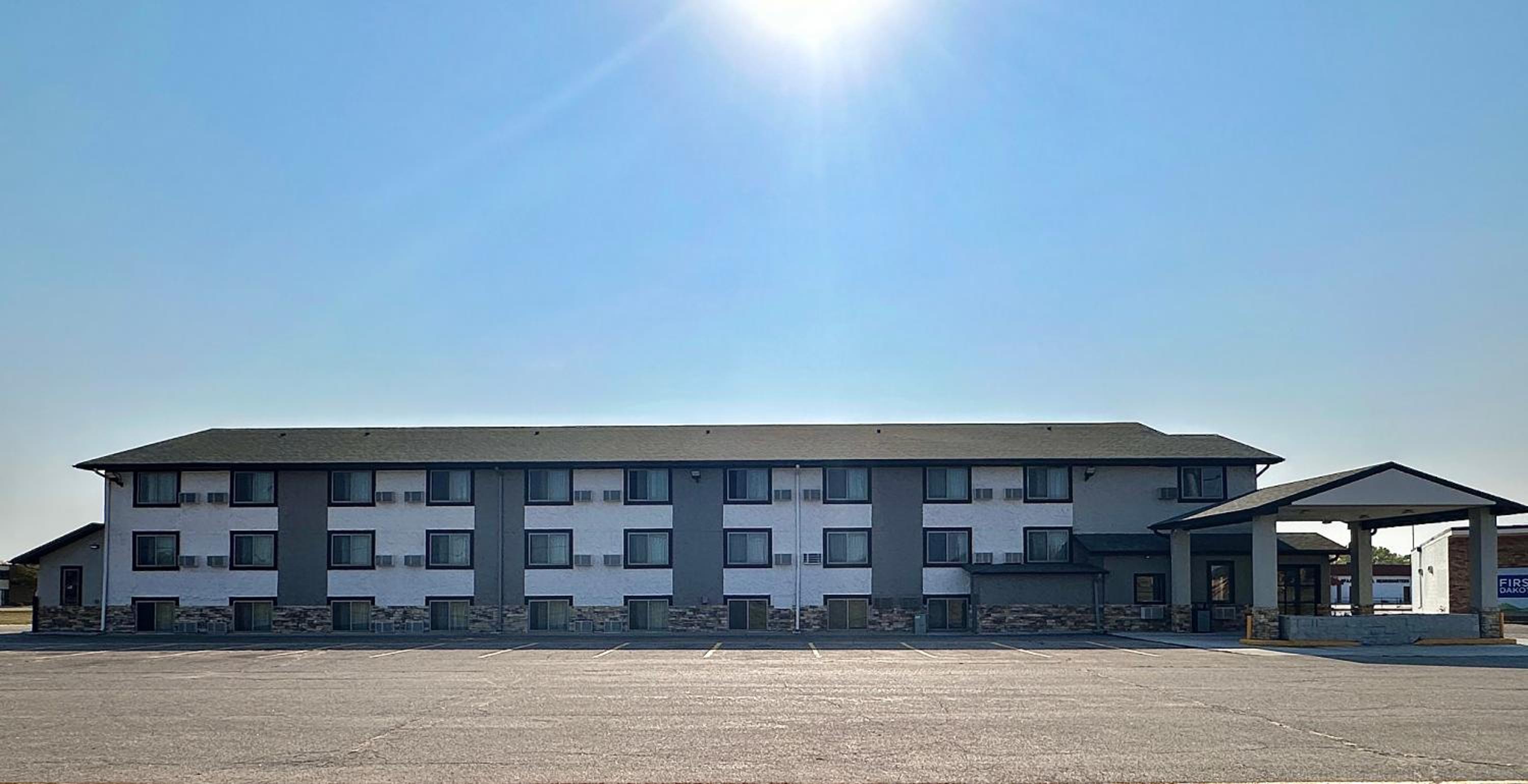 Yankton Inn view 2