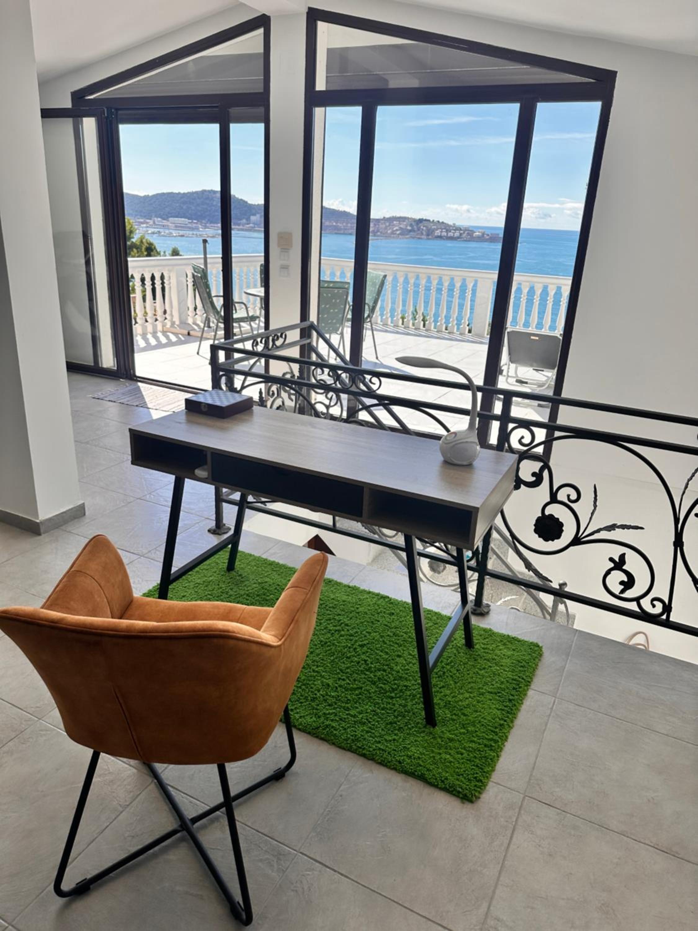 Villa Luna Blue view 2
