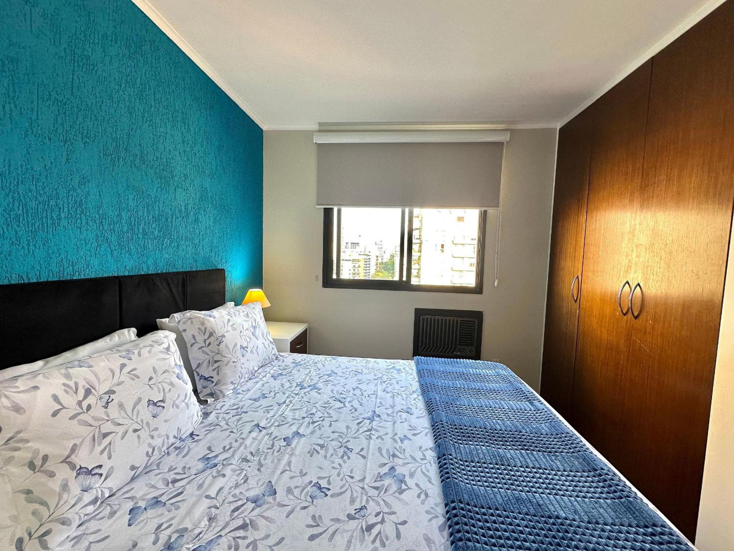 Flat Itaim Bibi reformado c ar condicionado UH2702