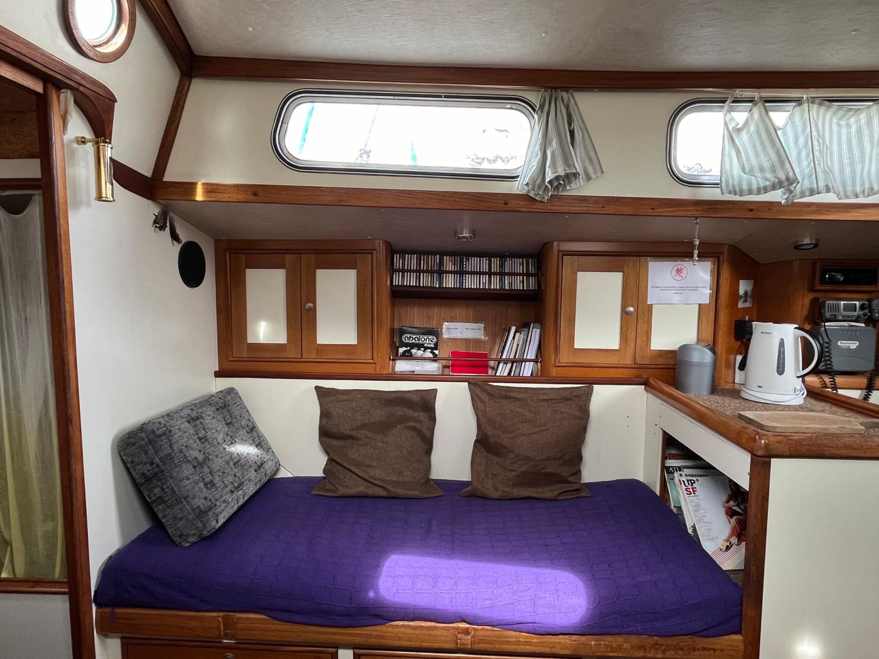 Cozy Lisbon Marina Sleepaboard - Sail Away view 4