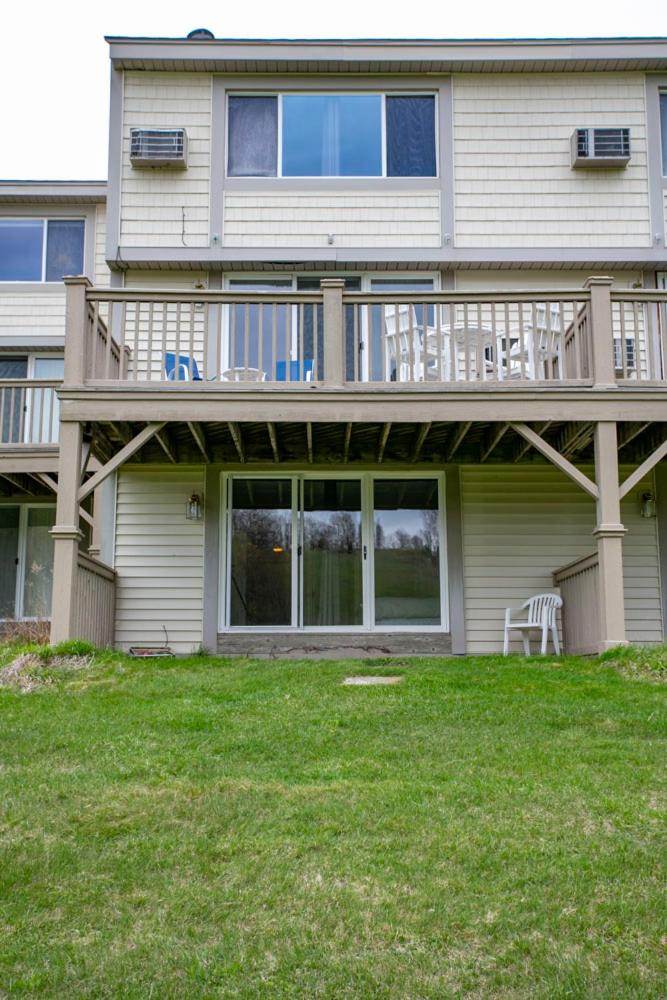 Townhouse w Pool 4bed 4bath, Michigan