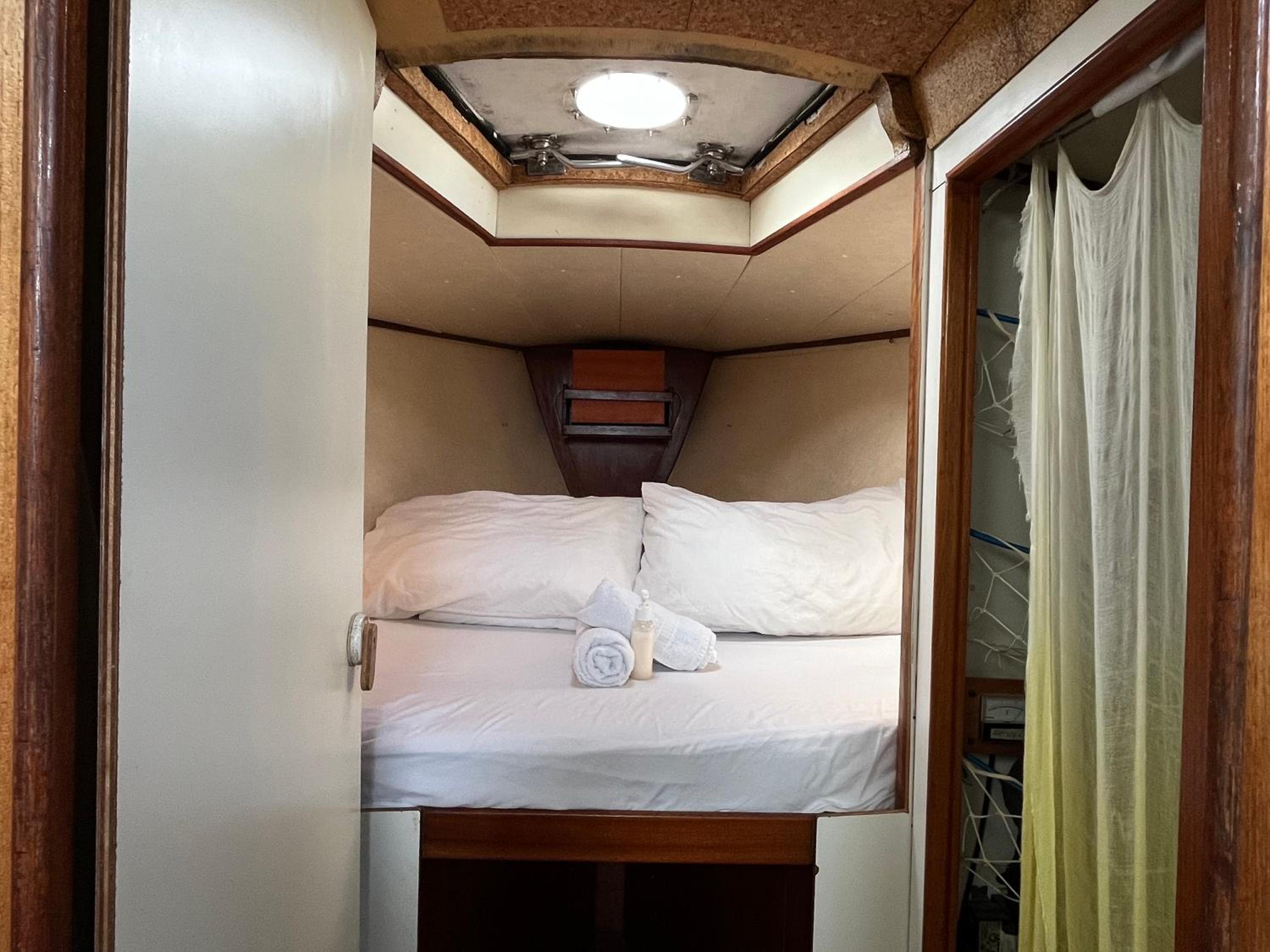 Cozy Lisbon Marina Sleepaboard - Sail Away view 3