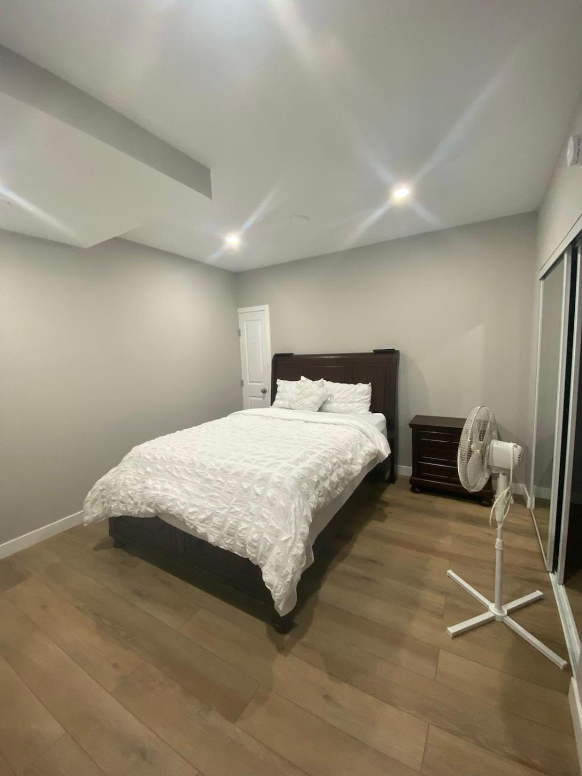 Private Entrance 2 Bed 1 Bath
