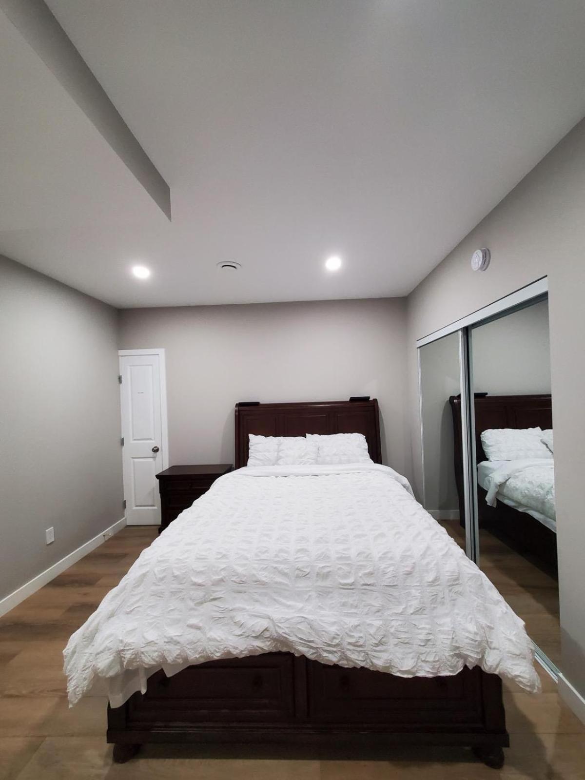 Private Entrance 2 Bed 1 Bath