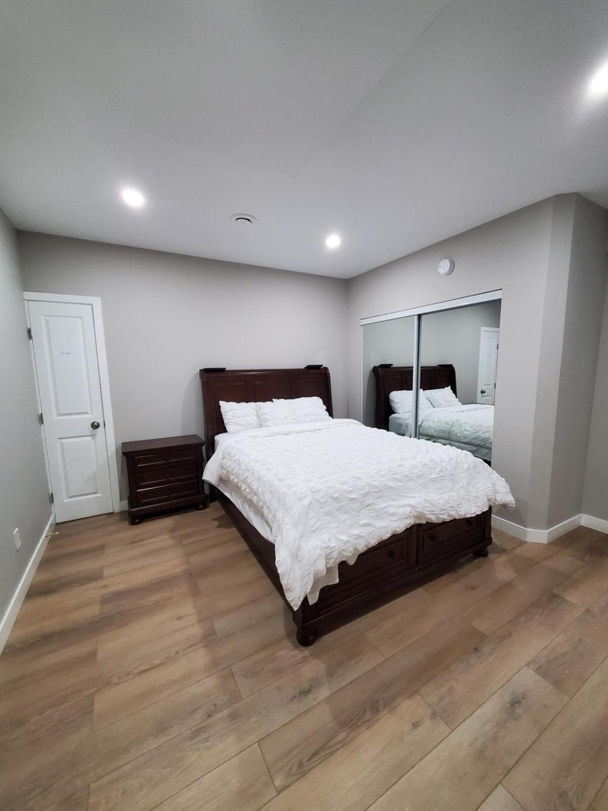 Private Entrance 2 Bed 1 Bath