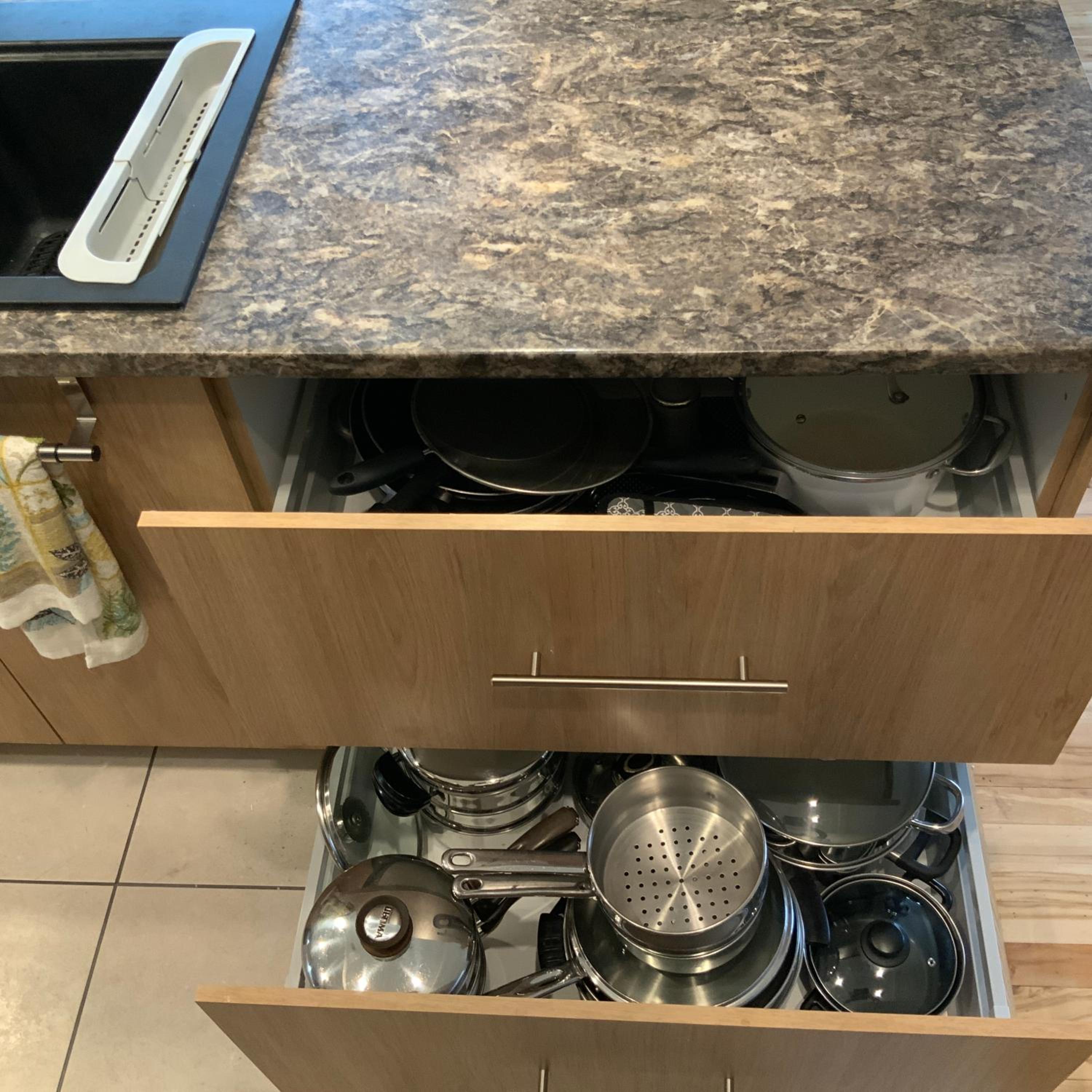 4 BDR Home with Indoor heated pool and party near Montreal