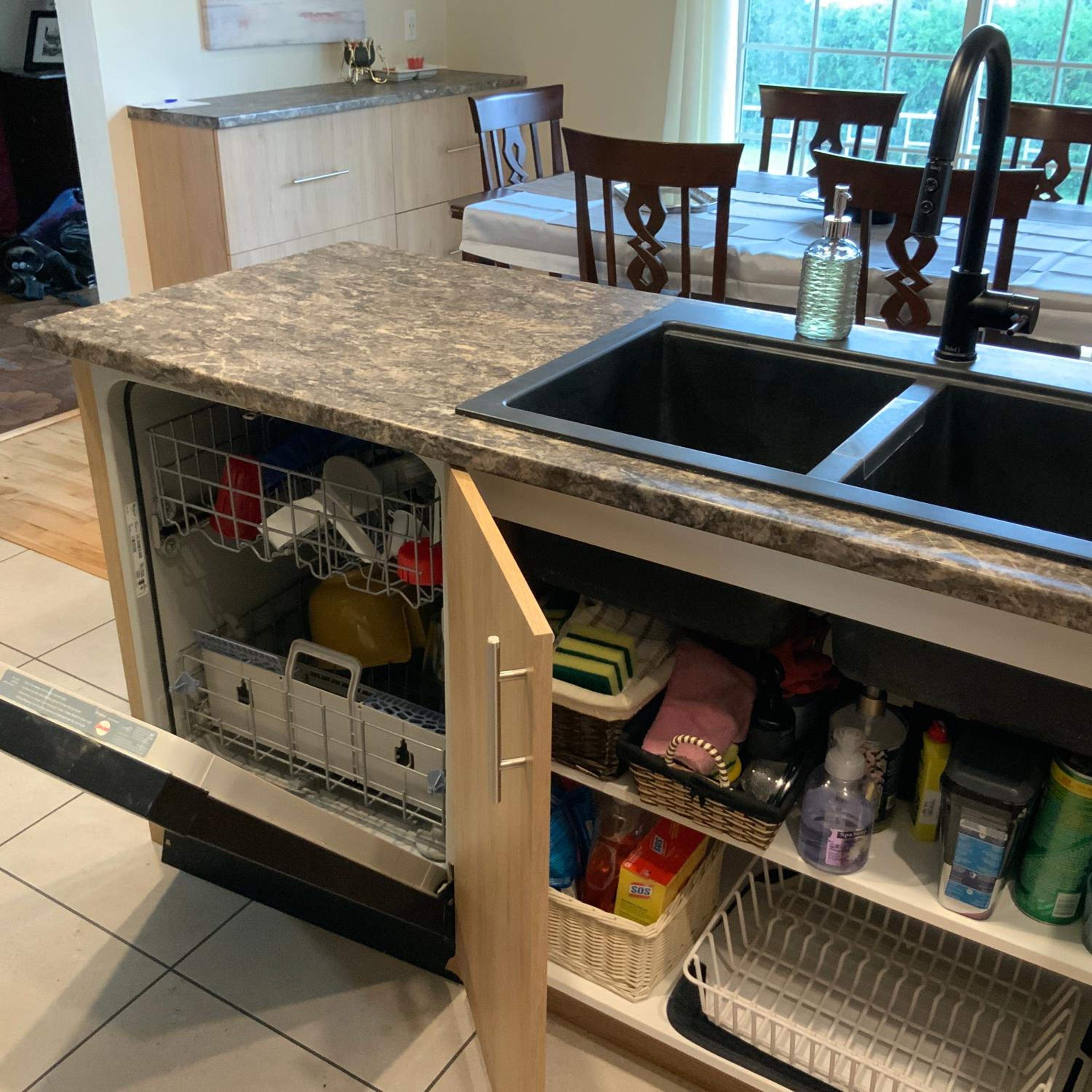 4 BDR Home with Indoor heated pool and party near Montreal
