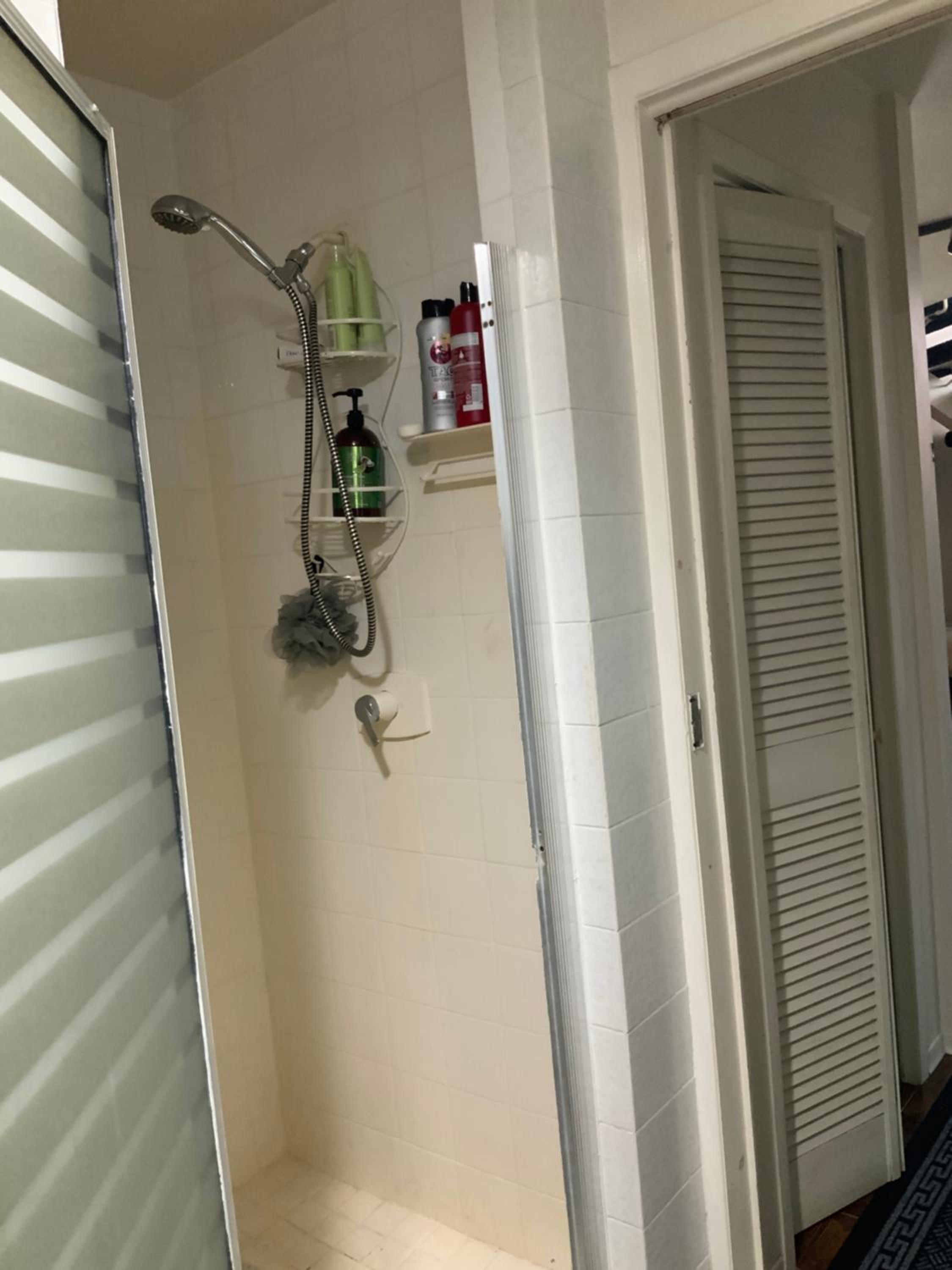 4 BDR Home with Indoor heated pool and party near Montreal