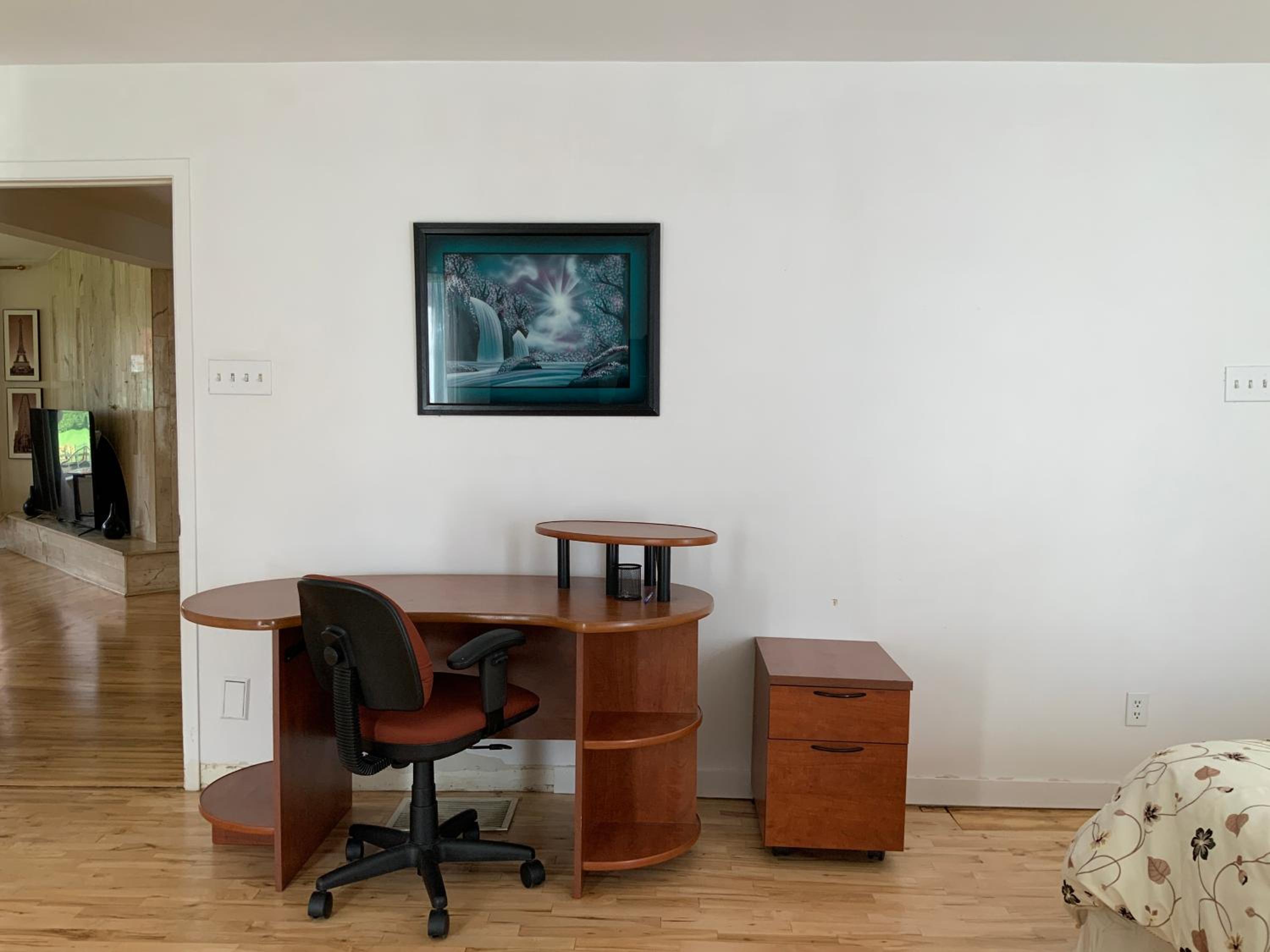 4 BDR Home with Indoor heated pool and party near Montreal