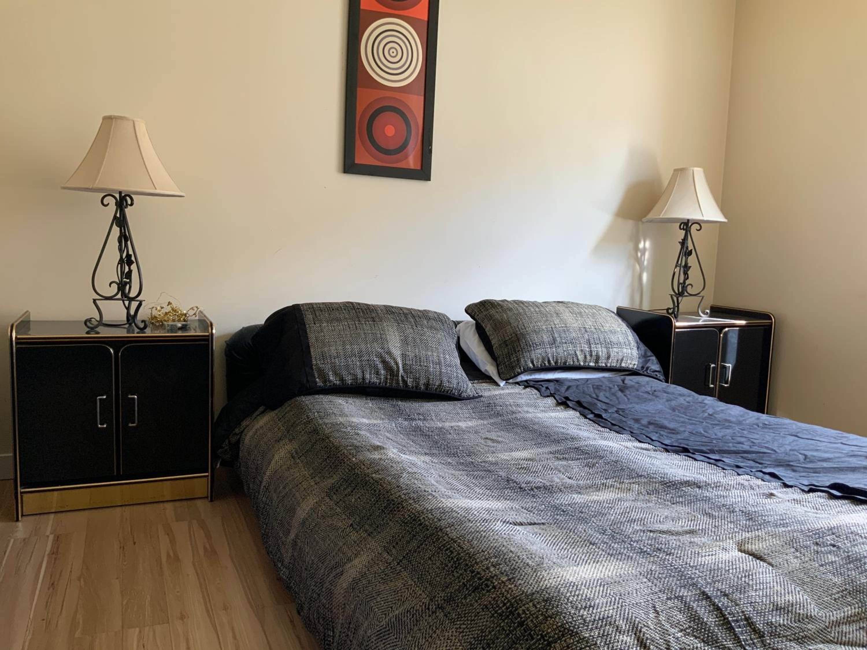 4 BDR Home with Indoor heated pool and party near Montreal