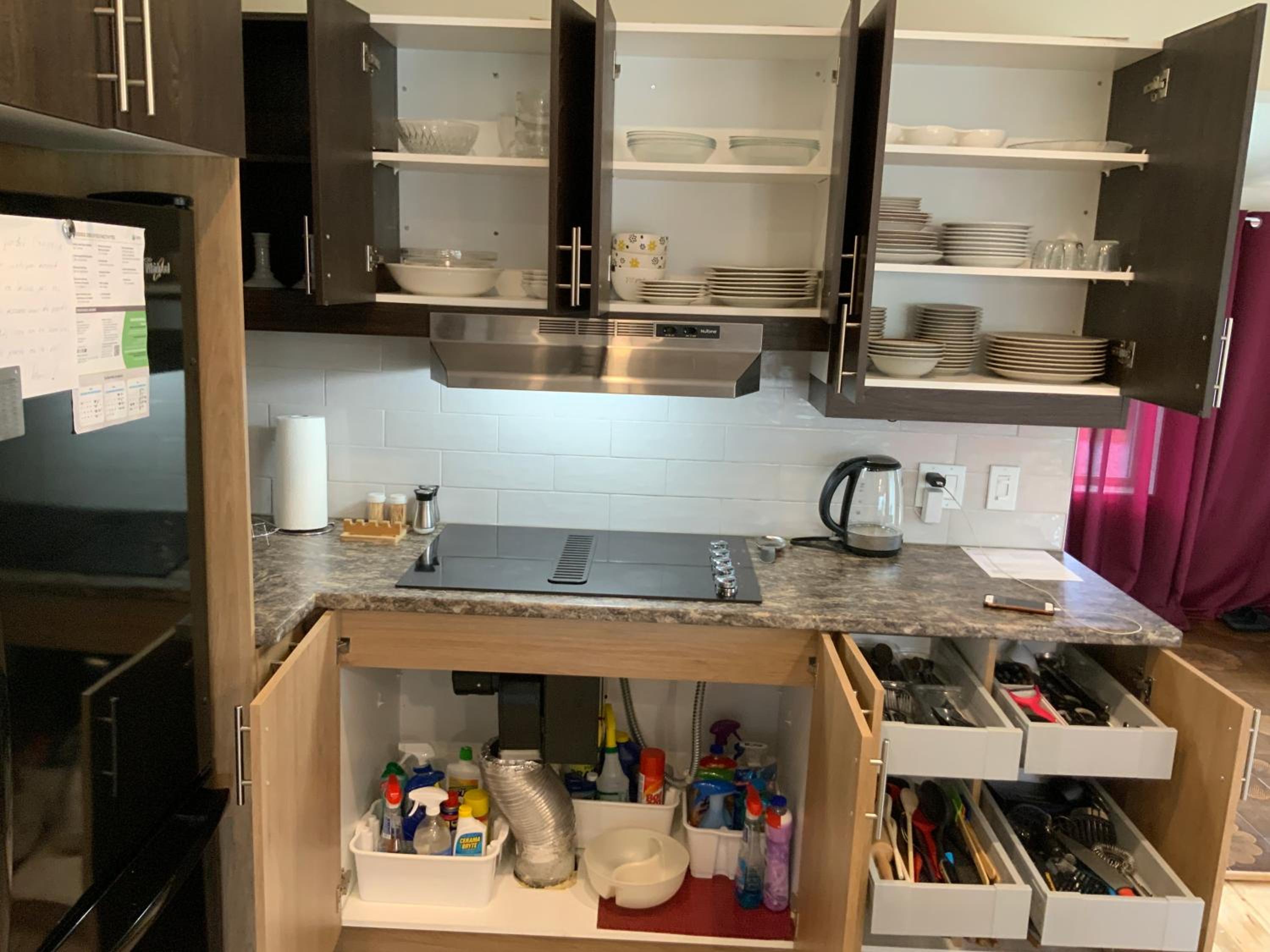 4 BDR Home with Indoor heated pool and party near Montreal