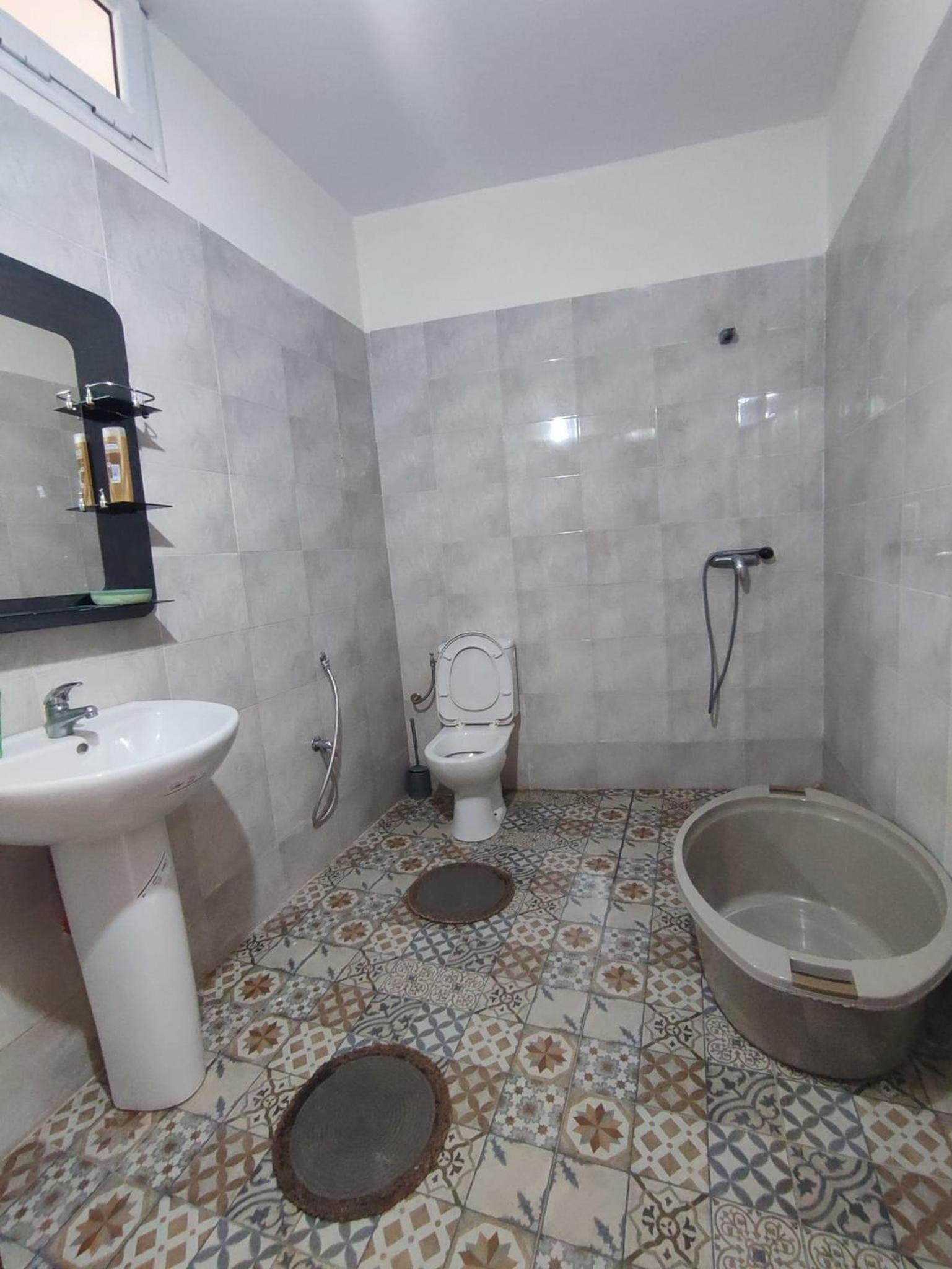 Appartement meublé pour vacances ou business view 4