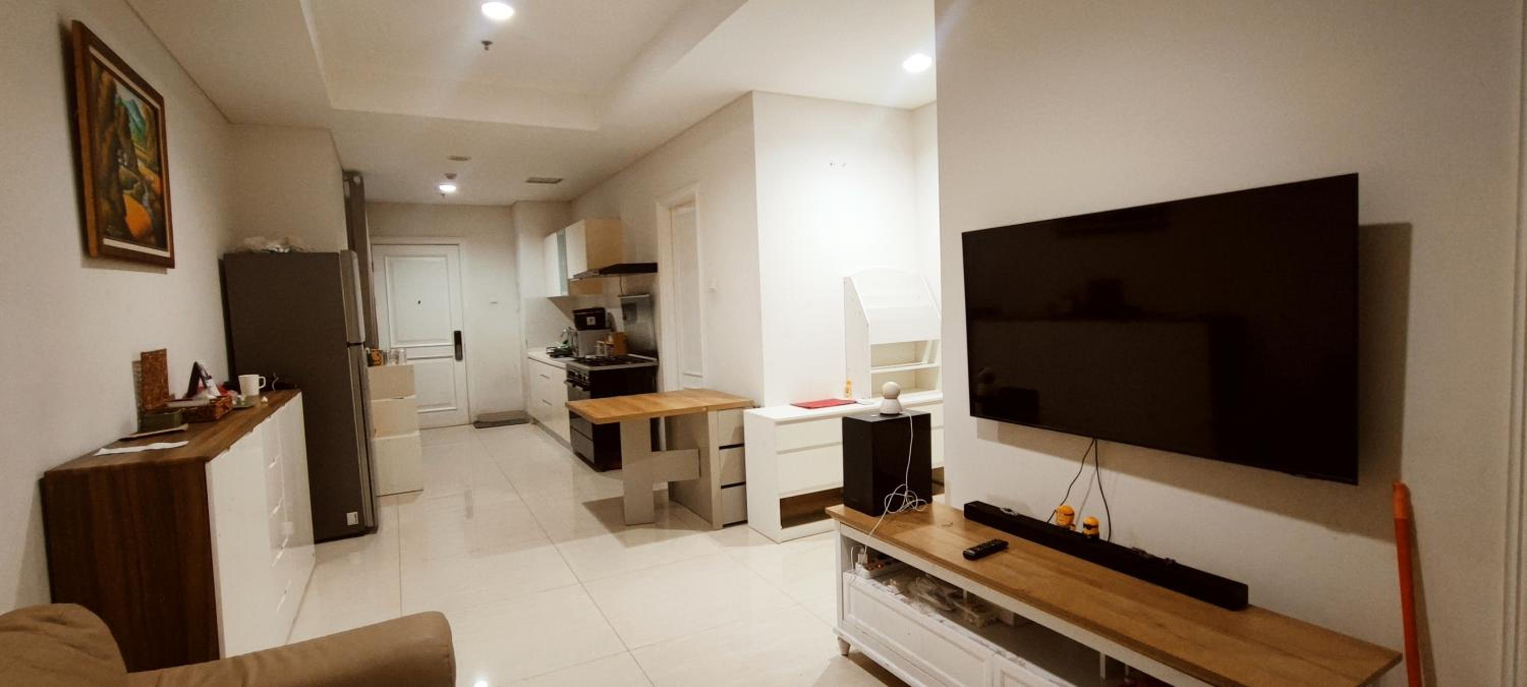 Classy! 2BR Apartment - Modern Comfort in West Jakarta CBD view 4