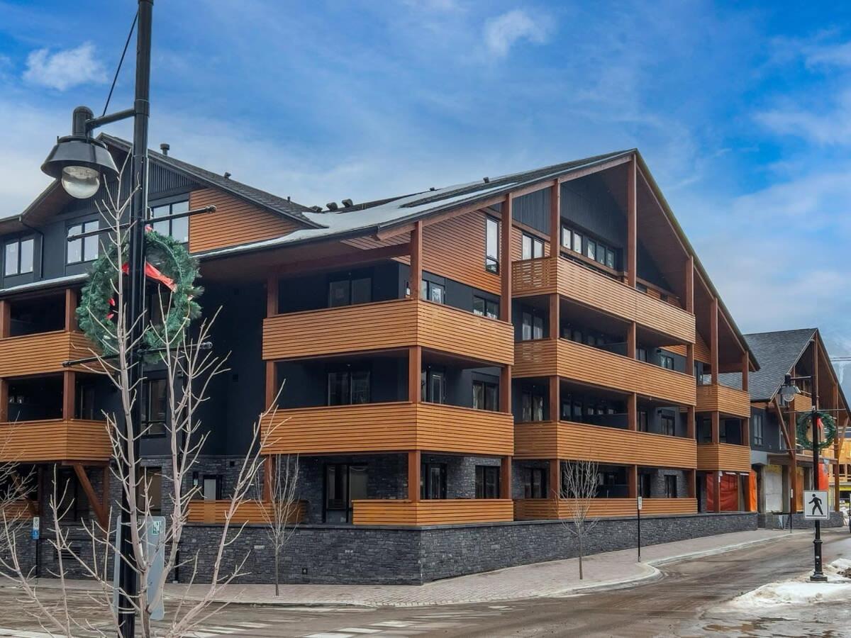 Le Bucheron Stunning Spring Creek Luxury condo