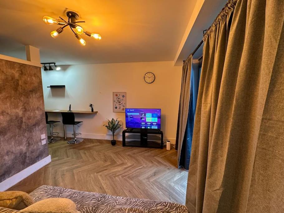 1bedroom city centre apartment view 4