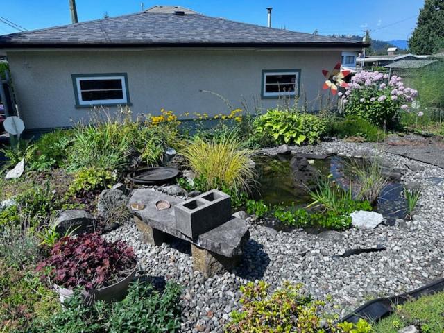 Entire house 2B2B with Gardenview near SFU  Skytrain - Property Image 11