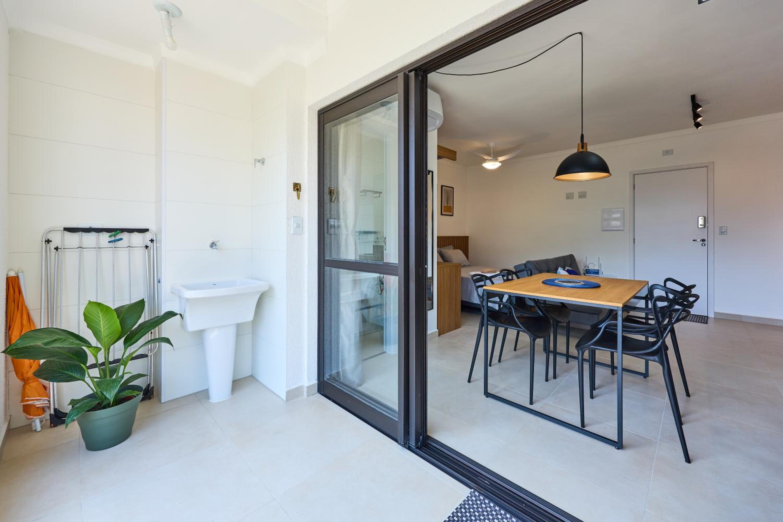 Studio Matira, próximo a praia, novo e moderno