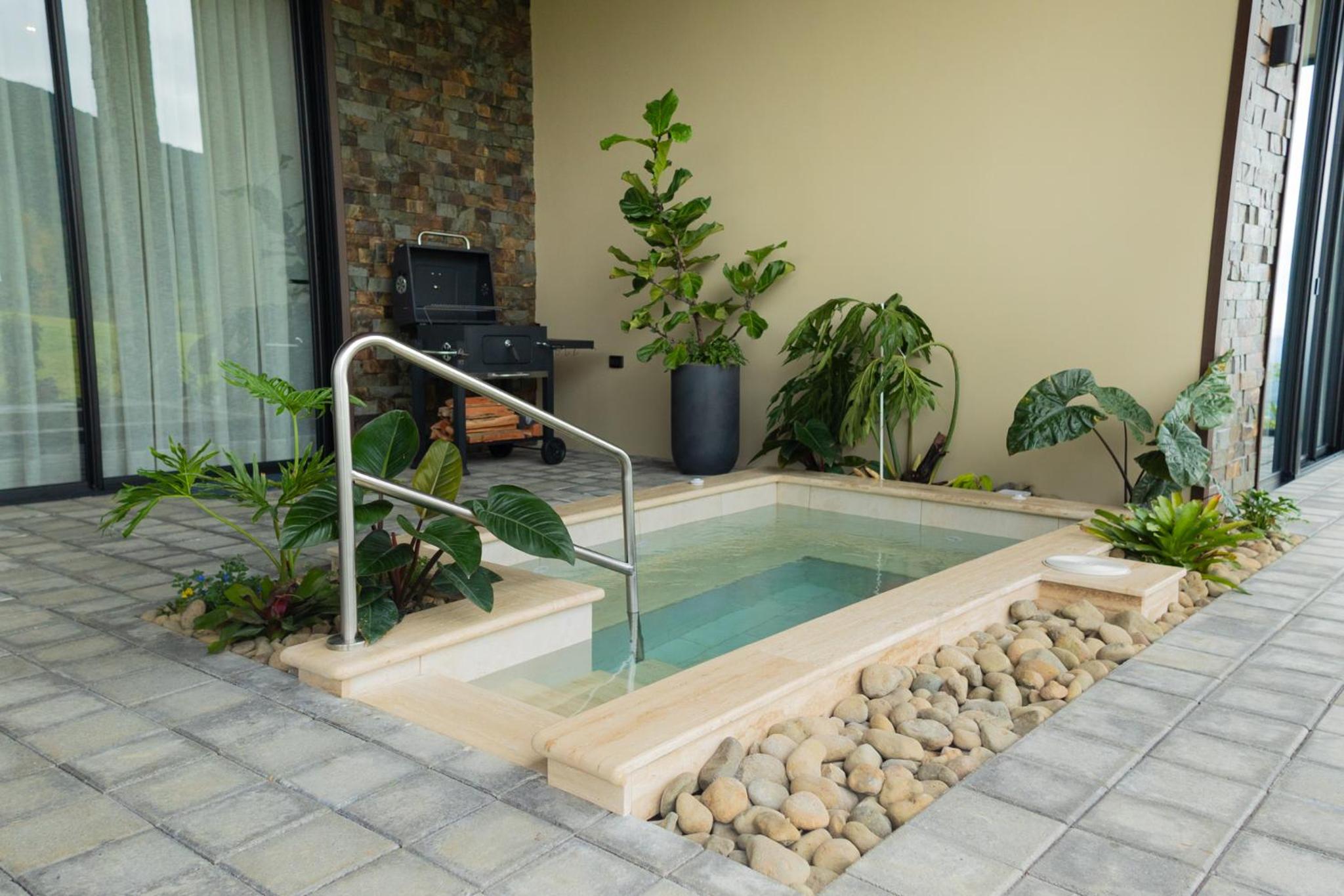 Villas Jawara ! Un Volcán en su Jardín !