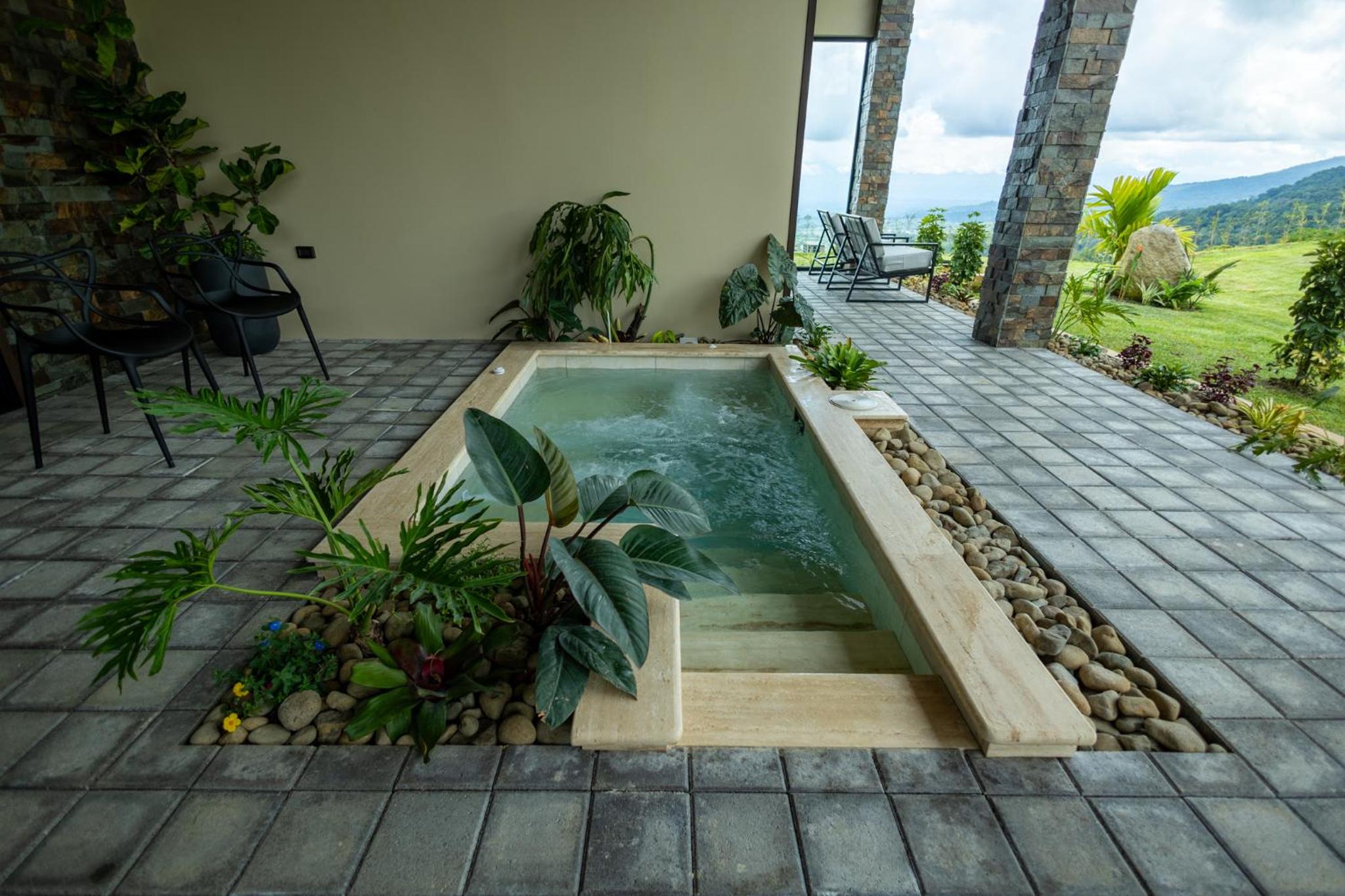Villas Jawara ! Un Volcán en su Jardín !