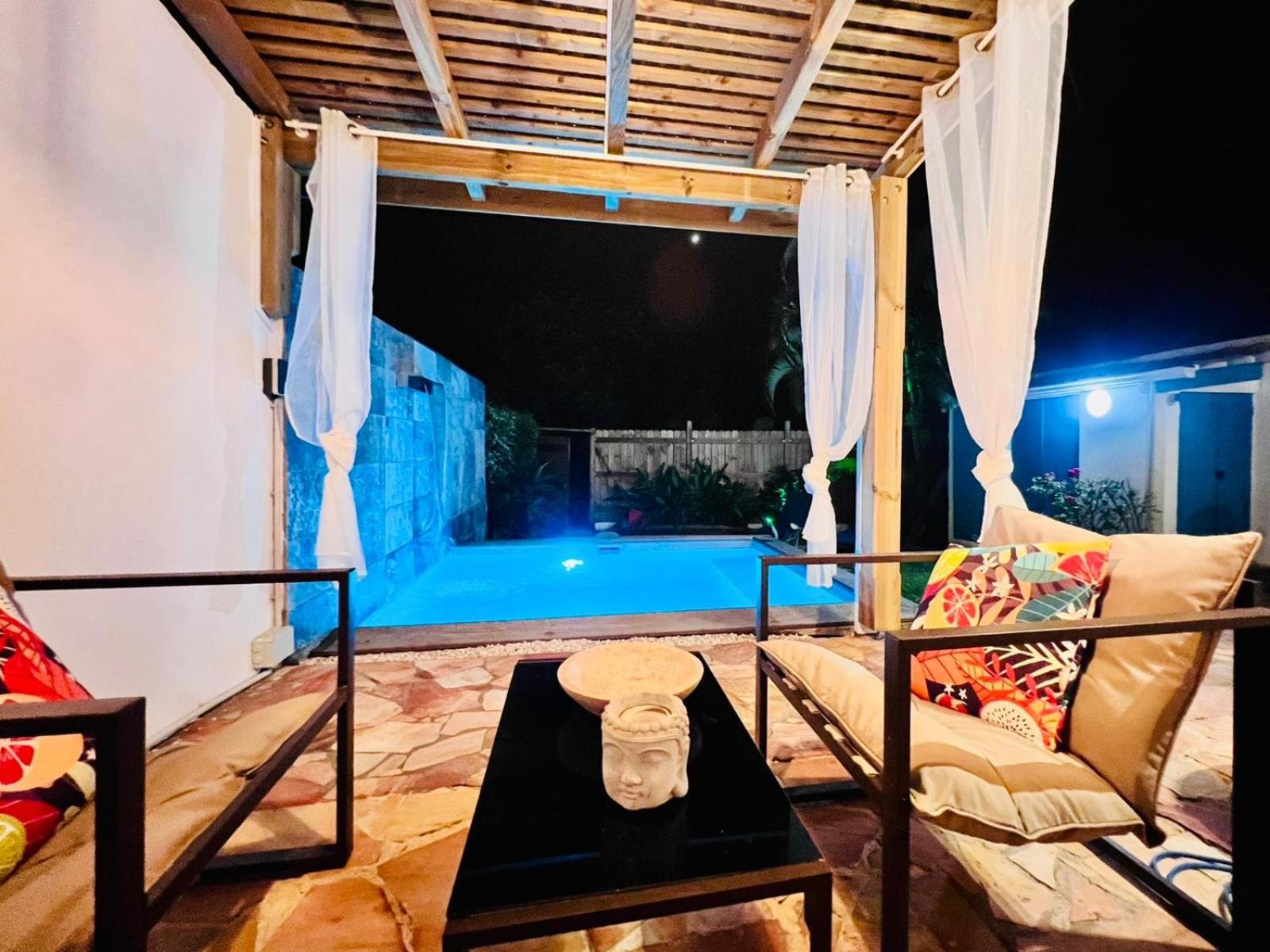 Géko, piscine, jardin, paisible view 5