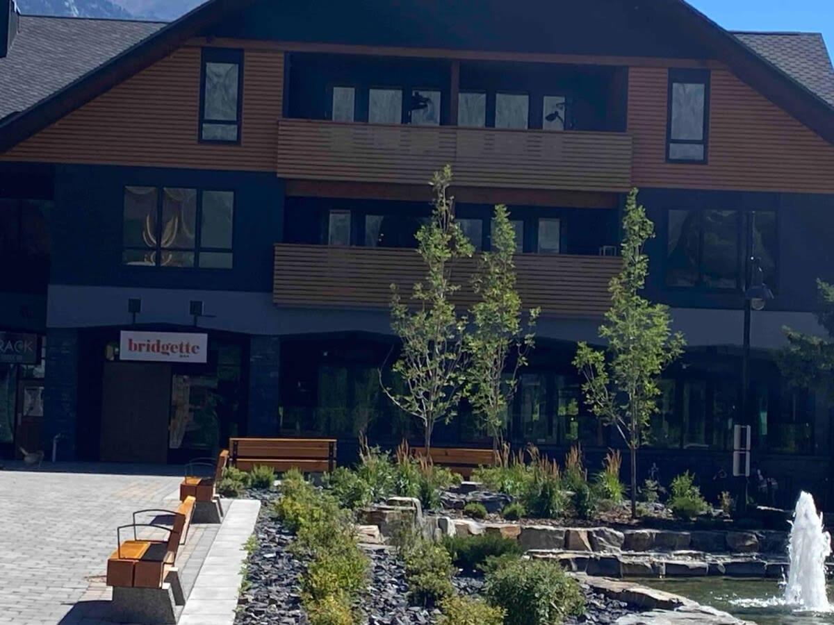 Le Bucheron Stunning Spring Creek Luxury condo